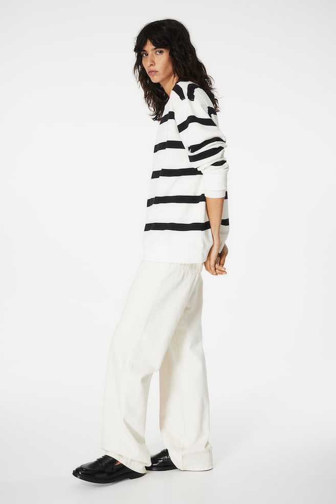 Sweatshirt - White/Striped - 5