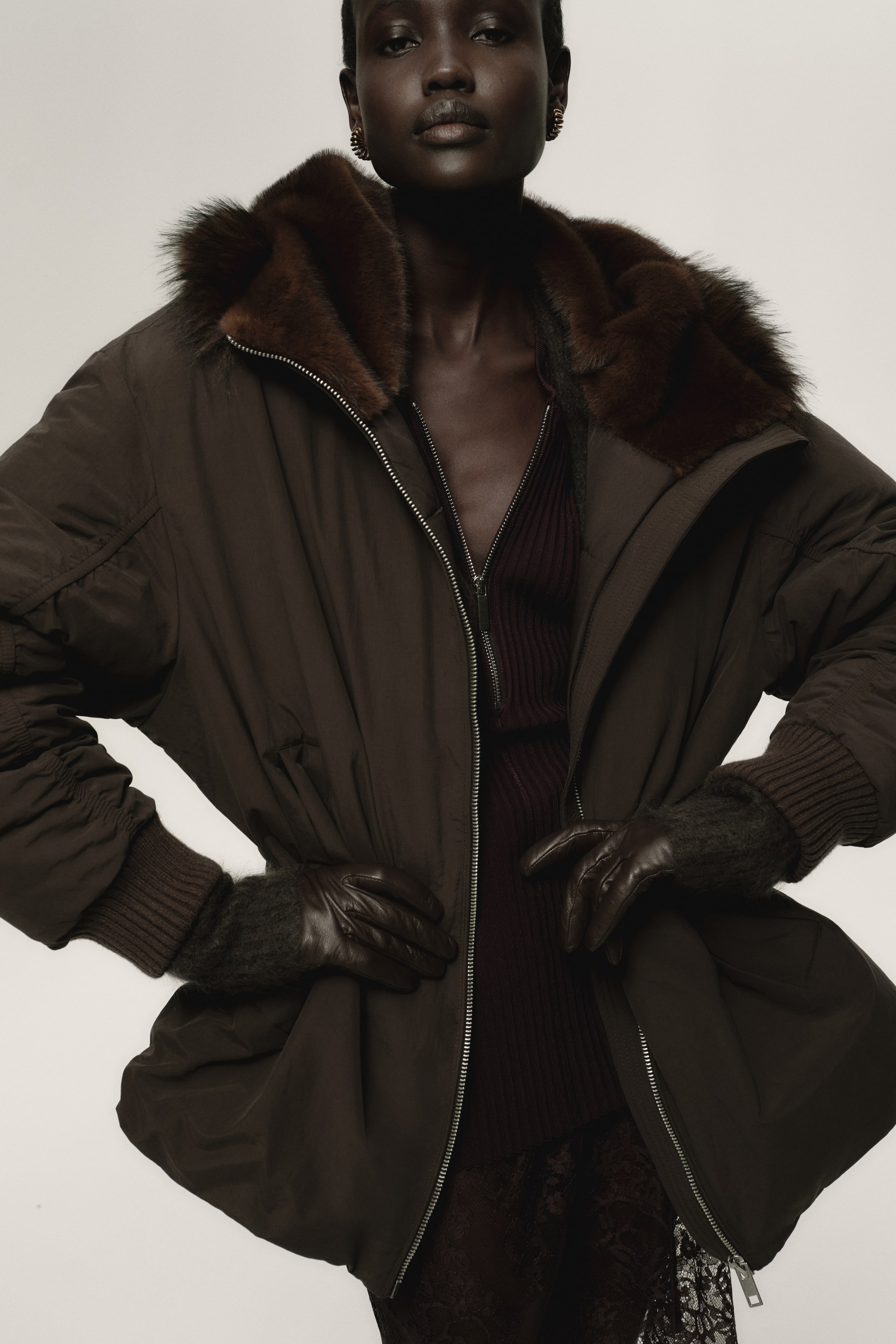 Ver imagen más grande: Cazadora acolchada - Marrón oscuro - MUJER | H&M ES 4