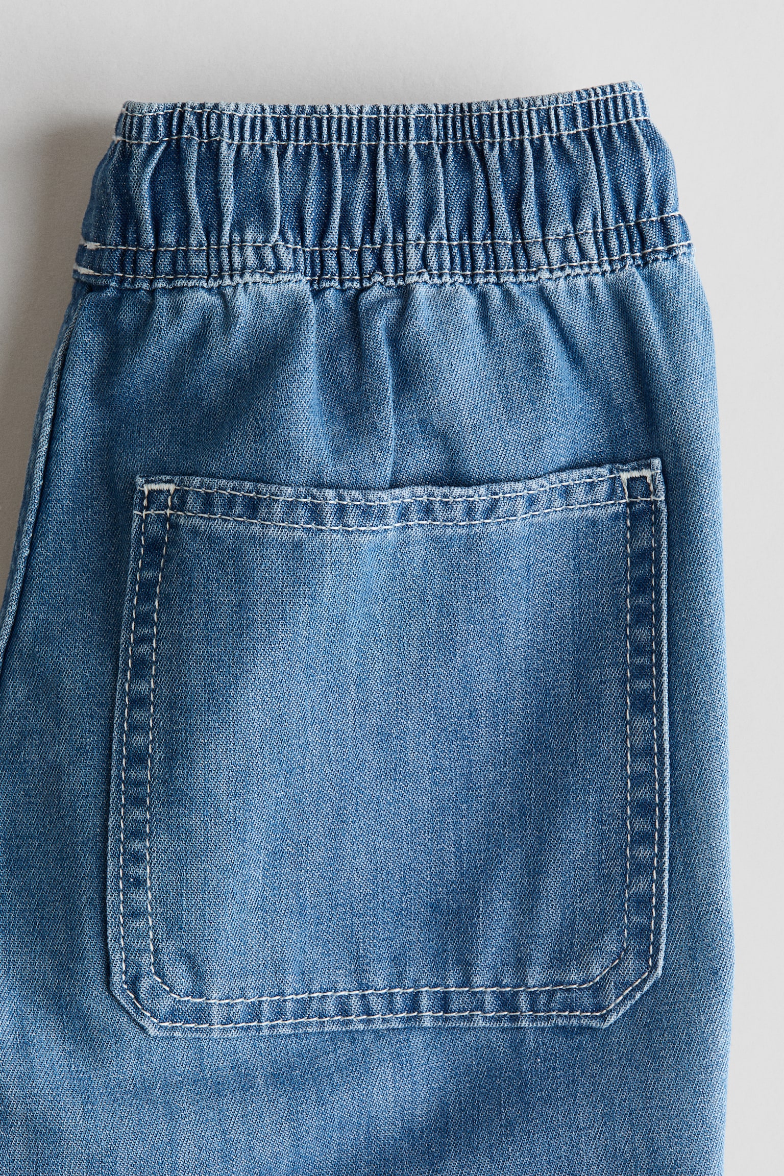 Детские джинсы H&M Straight-Cut Denim Joggers, цвет: Джинсовый синий — фото 2