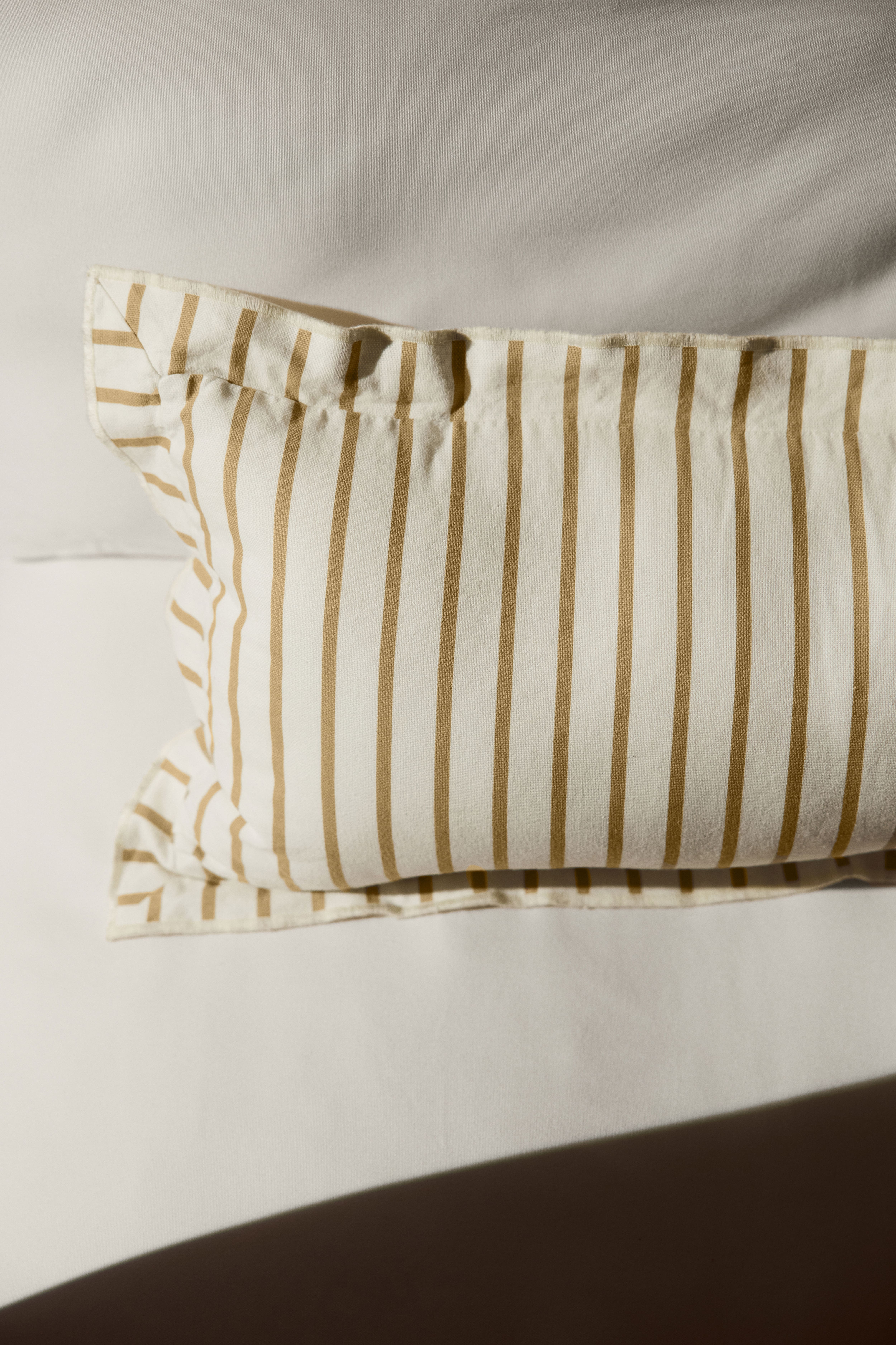 Rectangular Linen-Blend Cushion Cover
