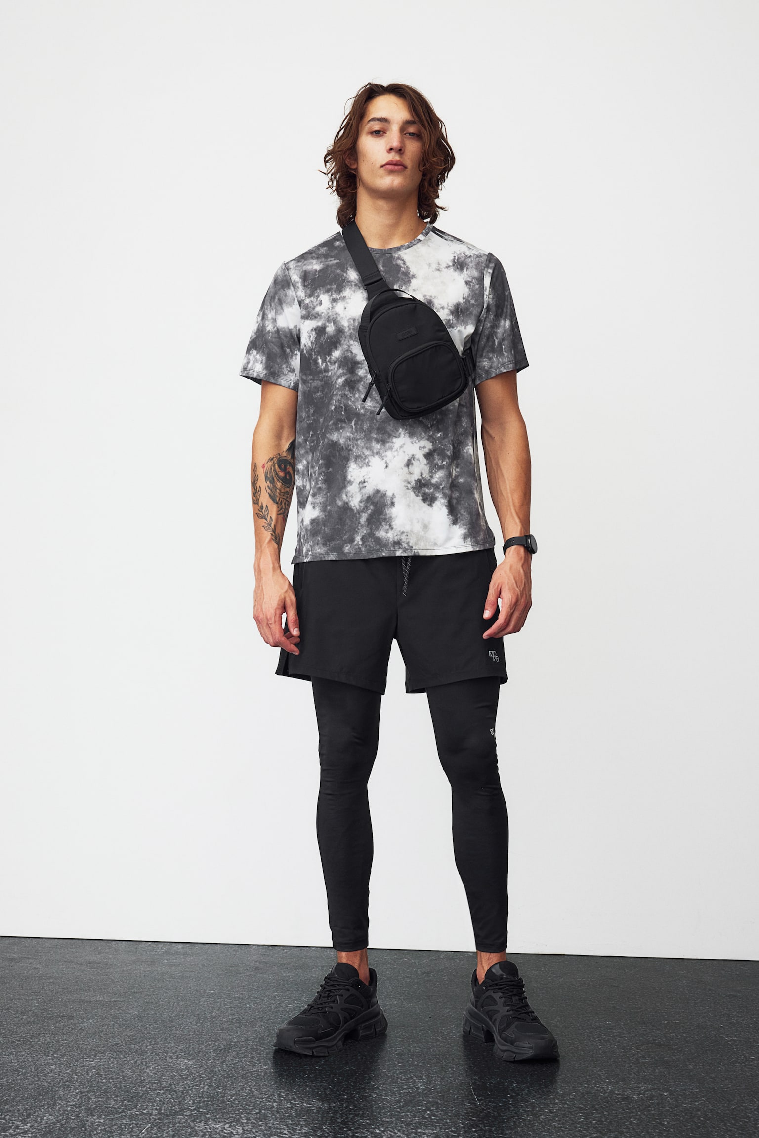 Regular Fit Running Tee In DryMove™ - Grey/Tie dye/Green/White/Dark grey - 1