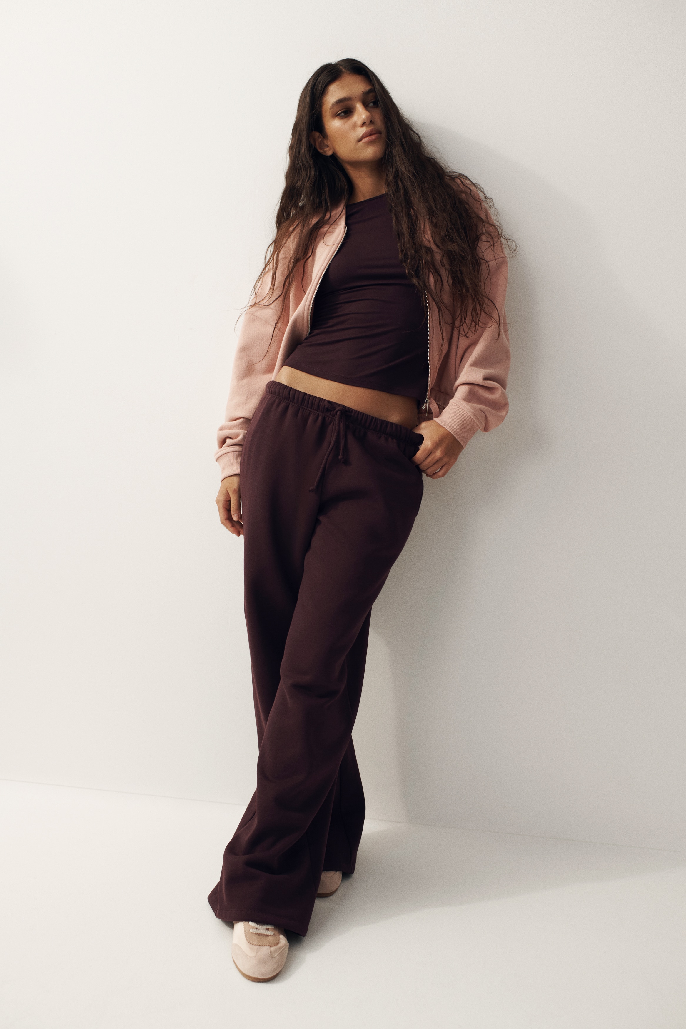 Pantalon jogger ample - Violet prune foncé/Bleu marine/Gris foncé/Gris chiné/Blanc/Gris clair chiné/Rose clair/Rose clair/Gris clair chiné/Burgundy/Bleu marine/Noir/Marron foncé
