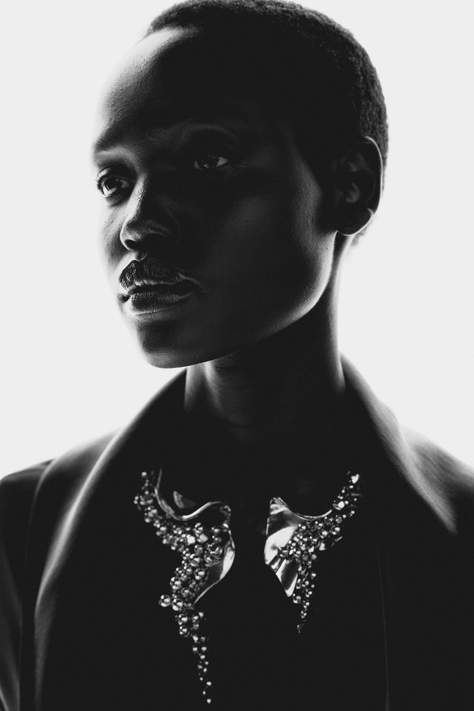 Náhrdelník s pantem a korálky - Zlatá - 4