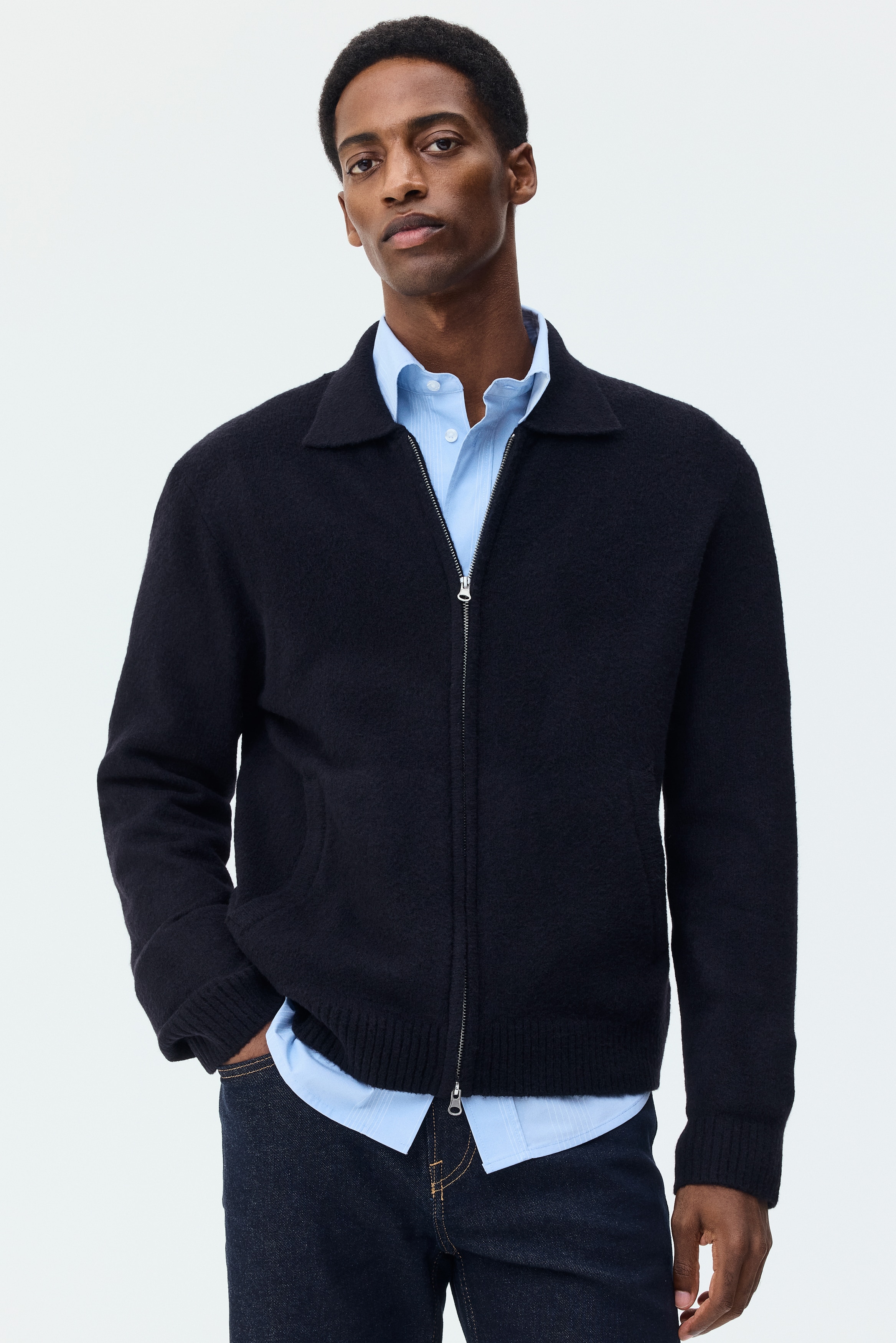 Cardigan mit Kragen in Regular Fit - Schwarz