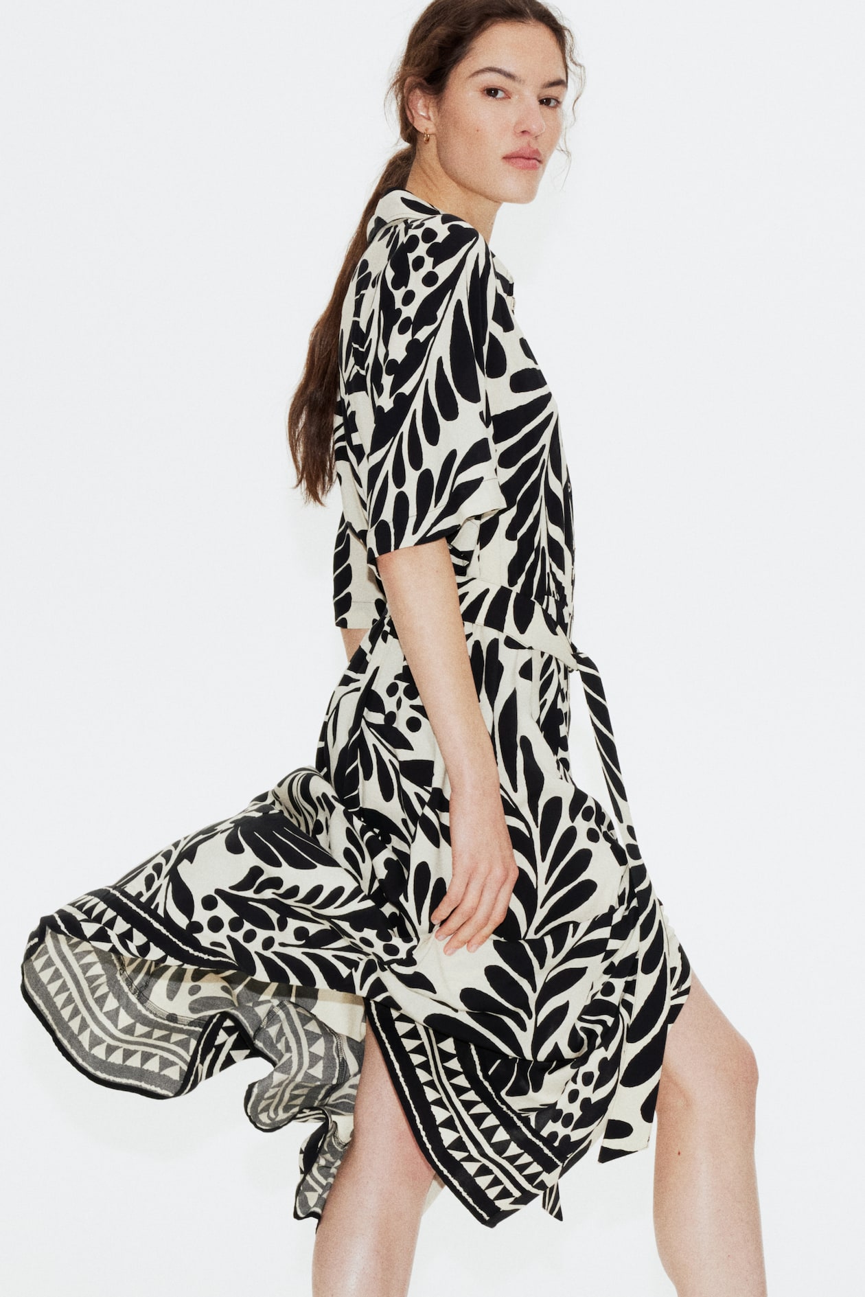 Robe chemise avec ceinture à nouer Crème/motif noir FEMME H&M FR