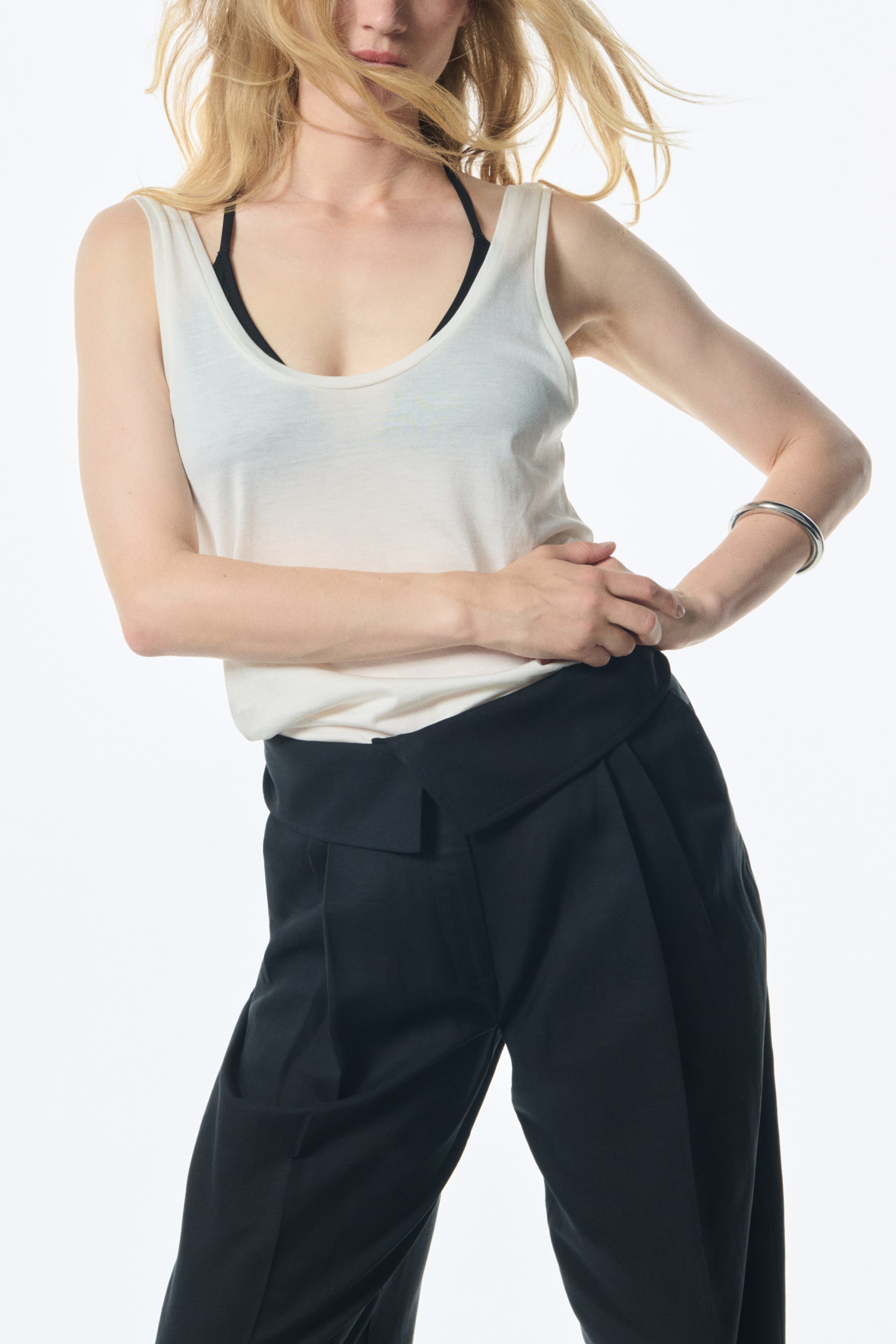 Женские брюки H&M Foldover-Waist Linen-Blend Pants — фото 4