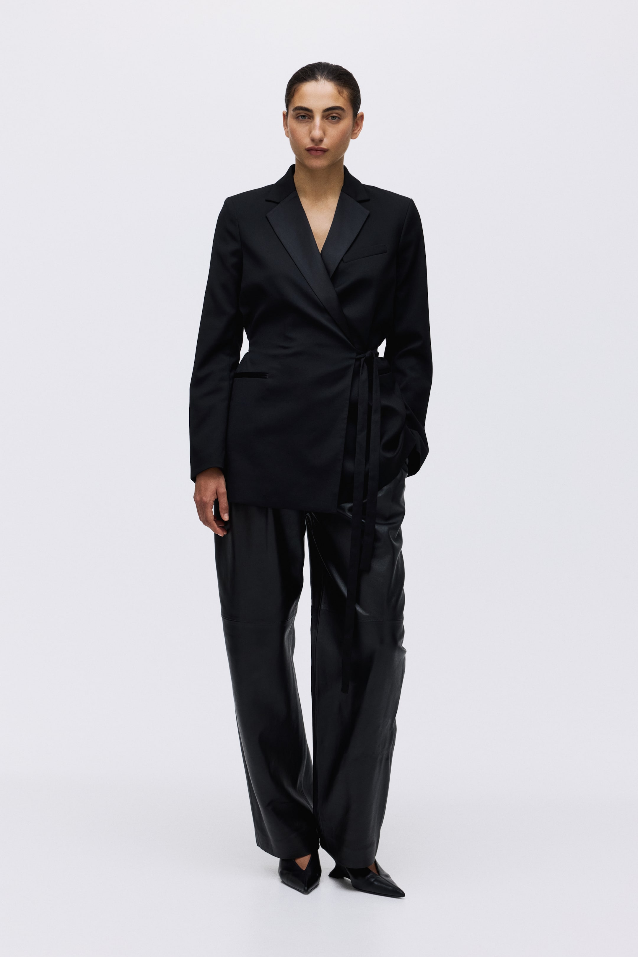 Prikaži veću sliku: Blejzer na preklop s trakama za vezivanje - Crna - Ladies | H&M RS 2