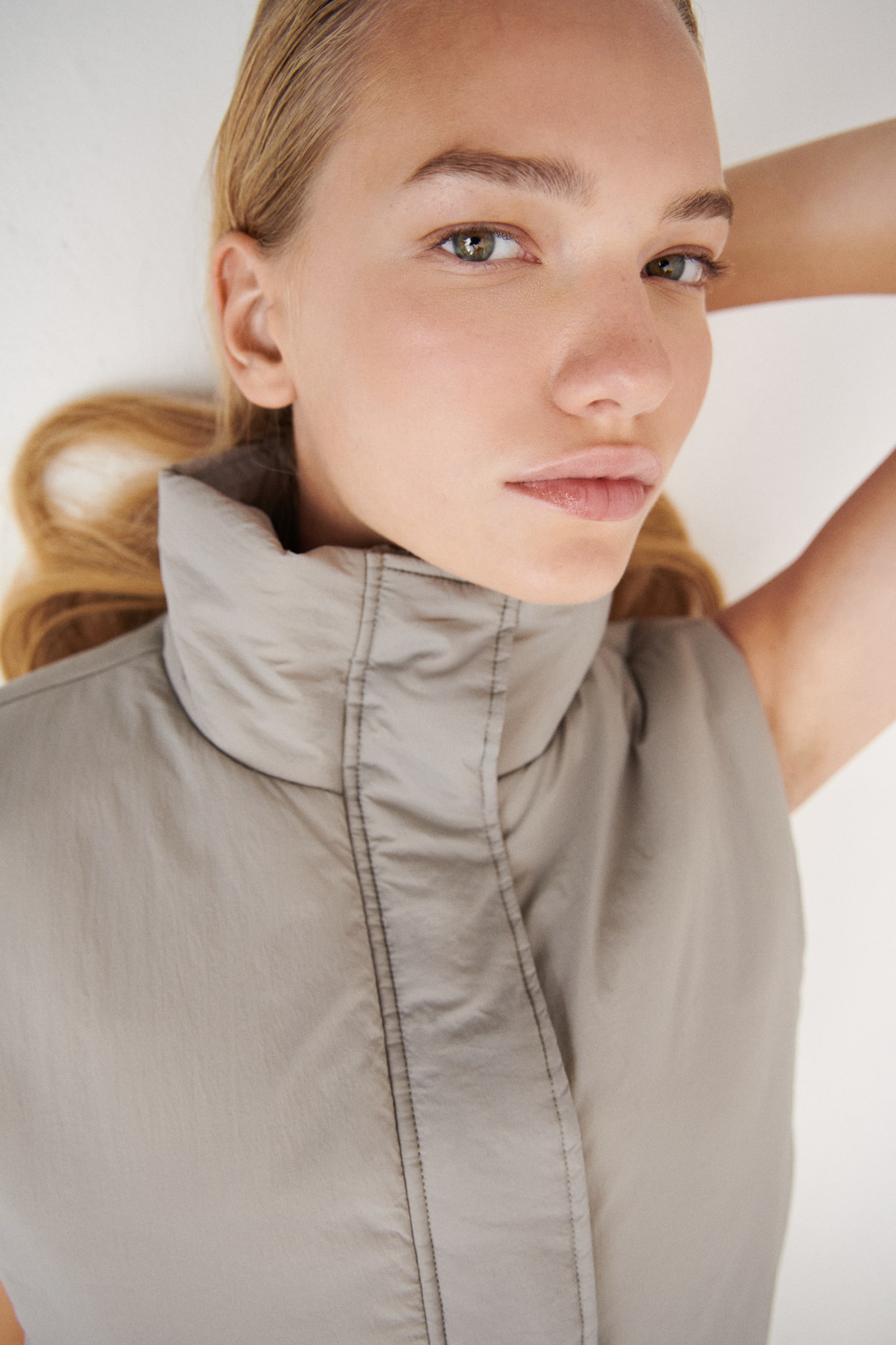 Padded Nylon Vest - Light dusty beige/Black/Cream - 1