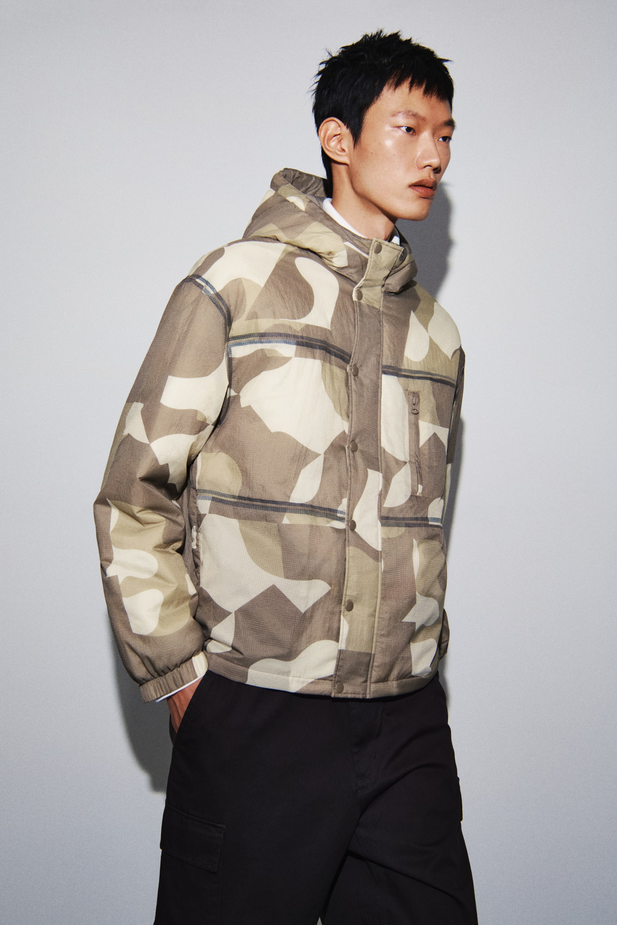 이미지 확대 보기: 나일론 패딩 재킷 - 다크 베이지/패턴 - Men | H&M KR 1