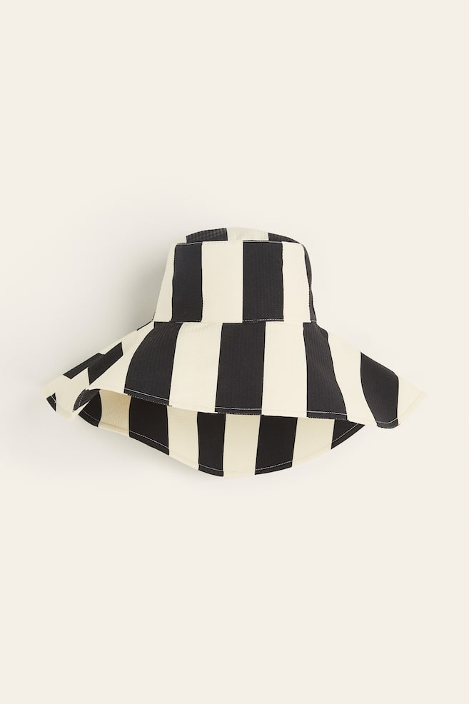 Seersucker bucket hat - Black/Striped - 2
