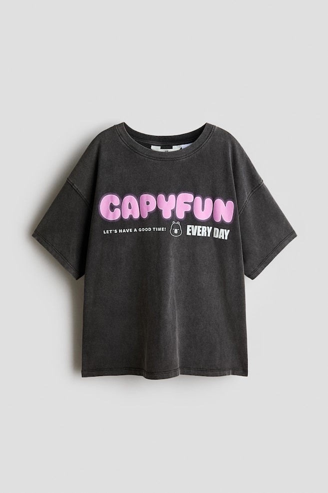 Printed T-shirt - Washed black/CapyFun/Light blue/KPop Demon Hunters/Dark blue/SmileyWorld® - 1