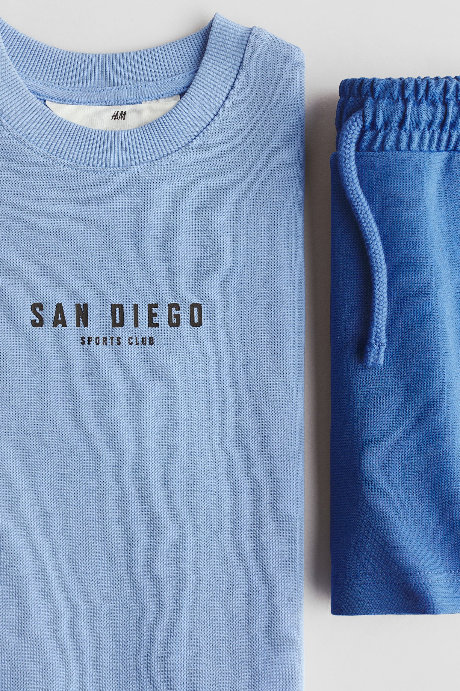 2-piece T-shirt and sweatshorts set - Blue/San Diego/Red/Game Time/Dark green/Venice - 2