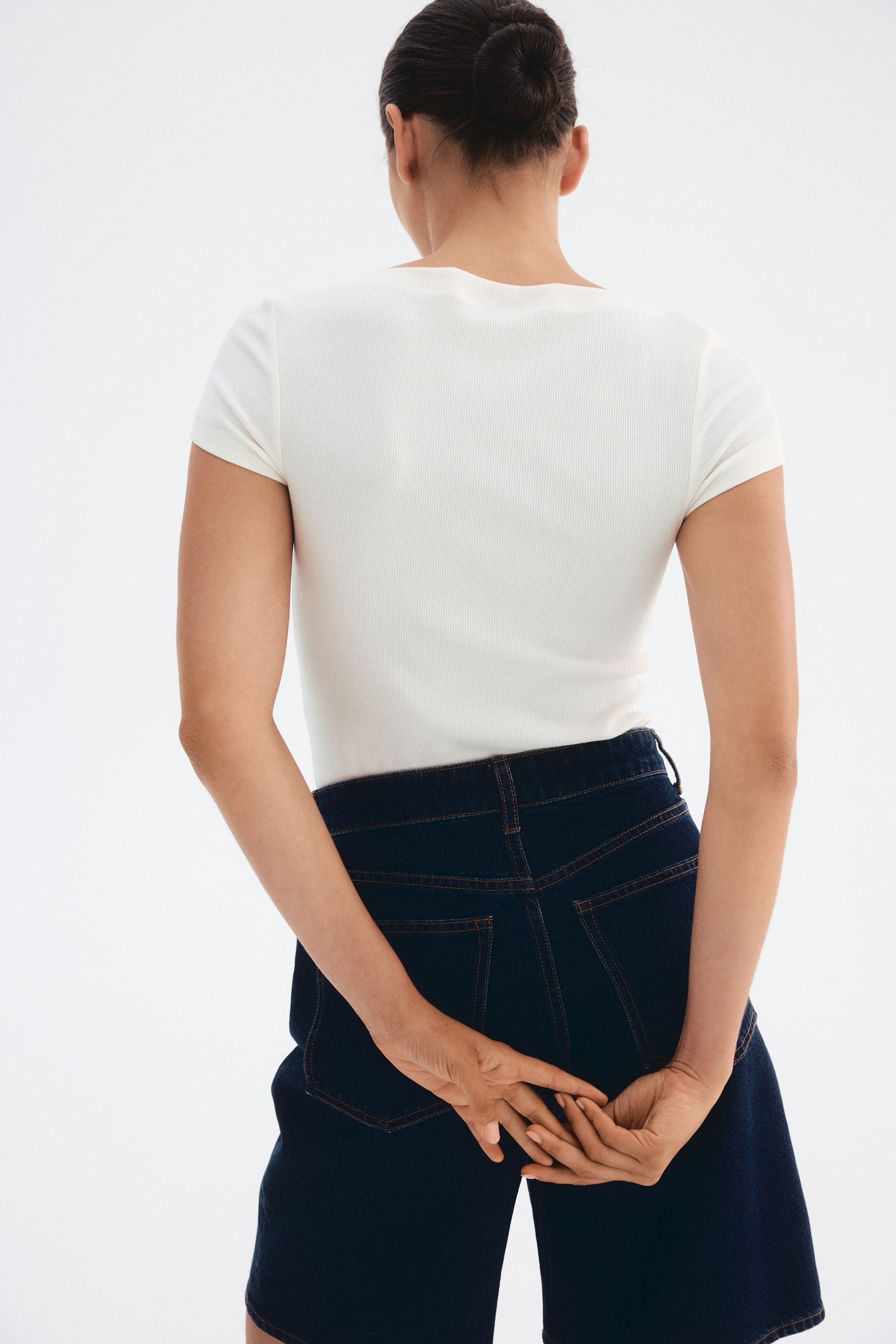 Ribbed boat-neck top