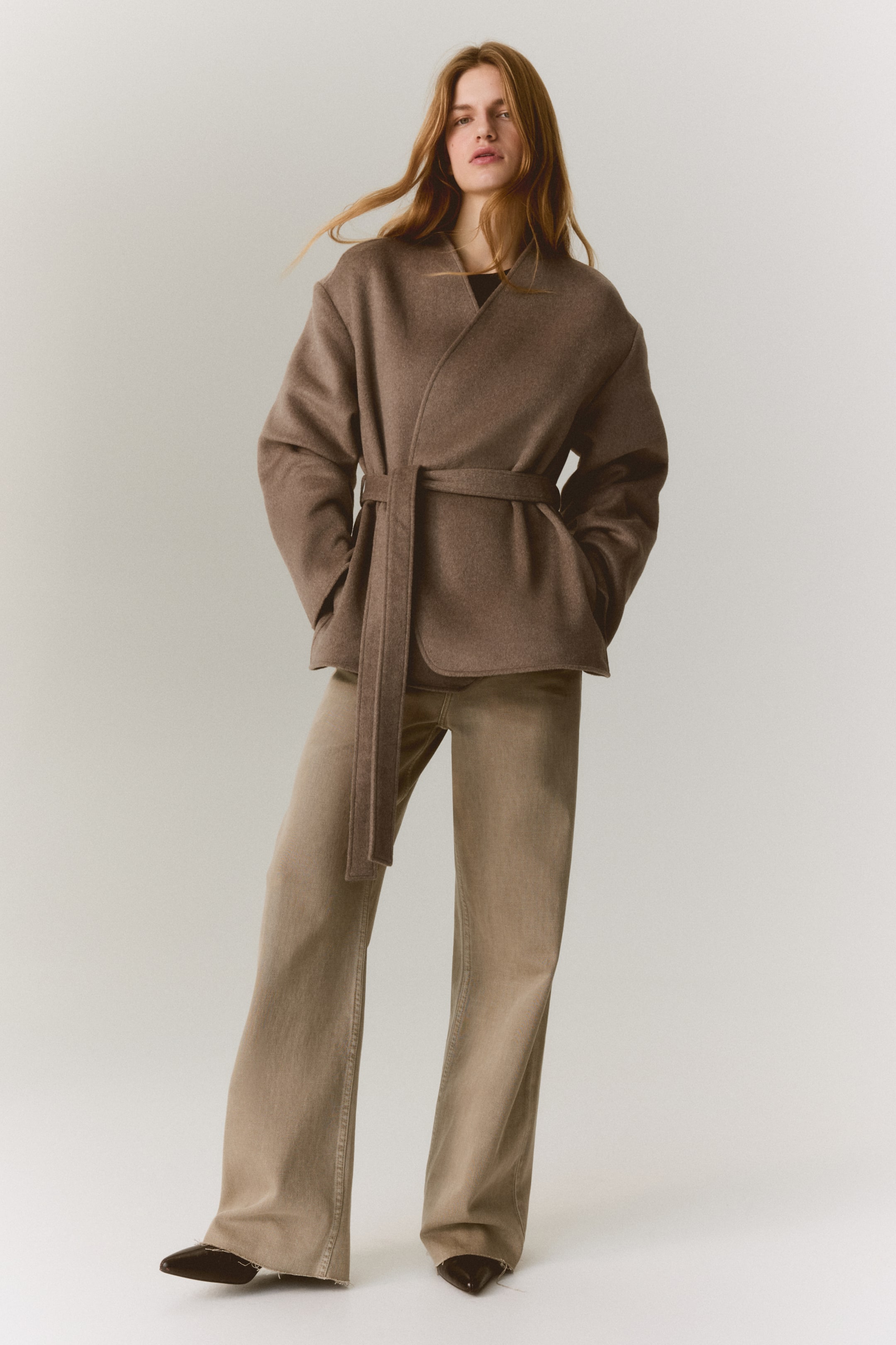 Visa större bild: Kappa med knytskärp - Mullvad - DAM | H&M SE 1