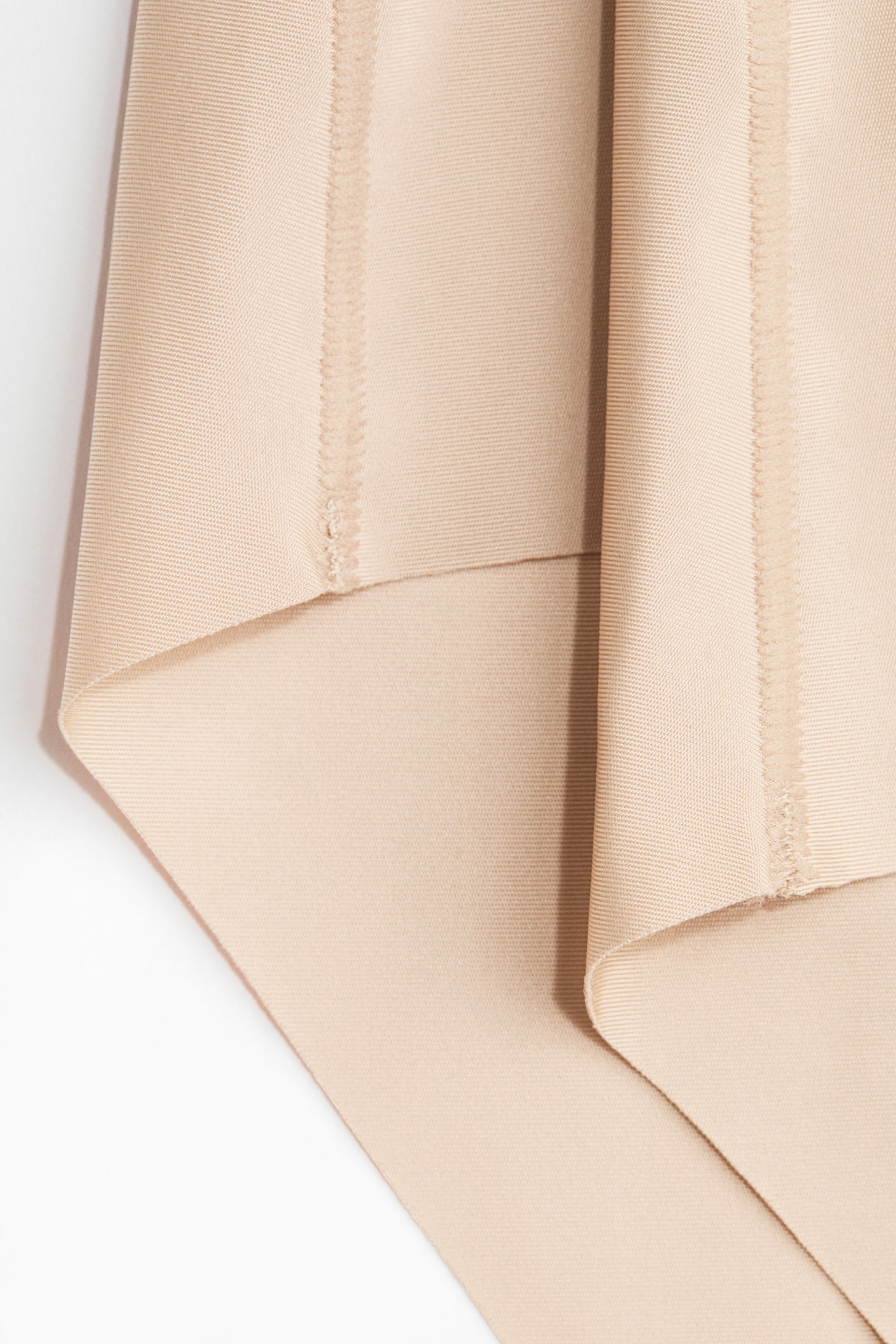 מארז 2 תחתונים בלתי נראים עם חיטוב קל - בז'/שחור - 6