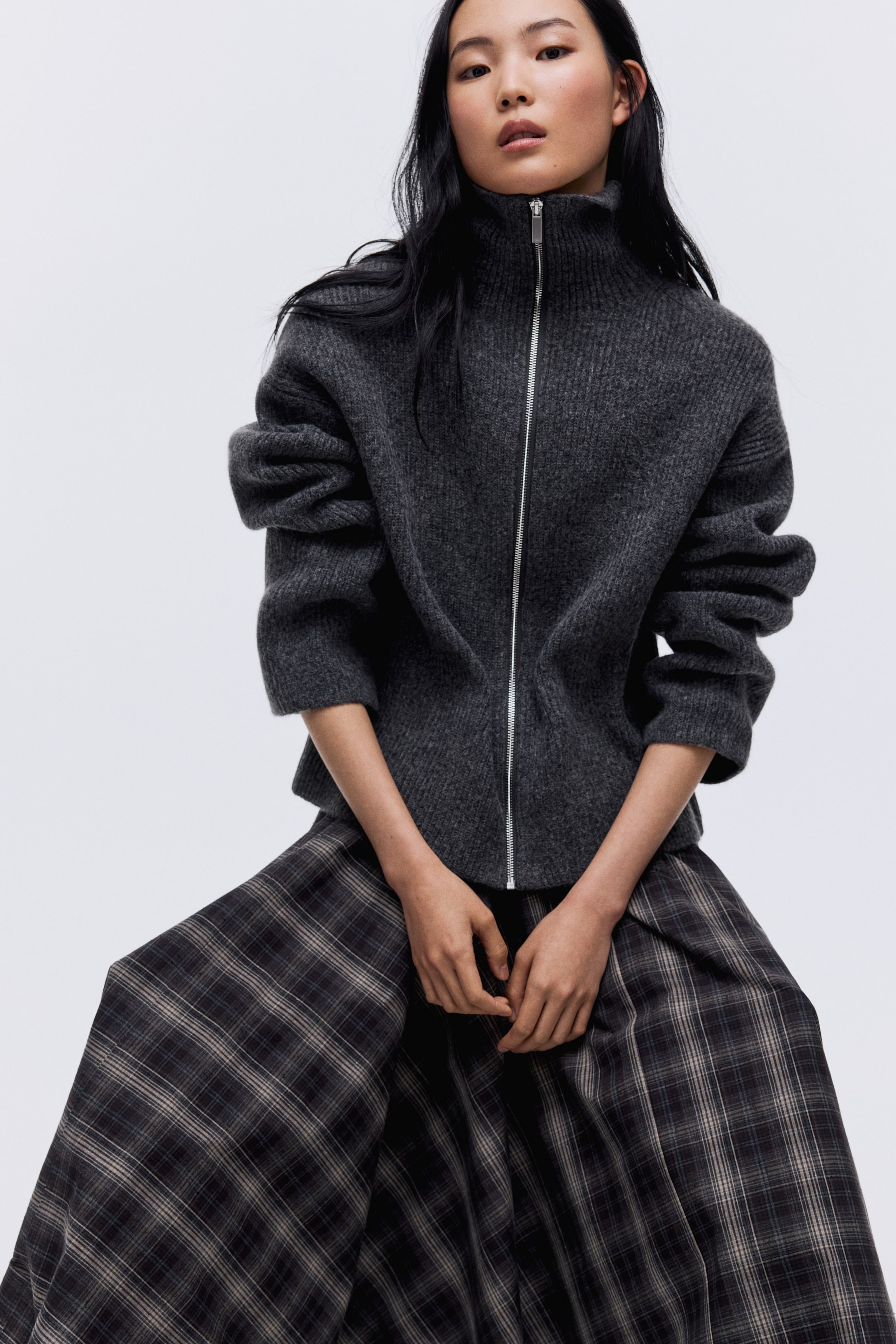 Ver imagen más grande: Cárdigan con cremallera - Gris oscuro jaspeado - MUJER | H&M ES 2