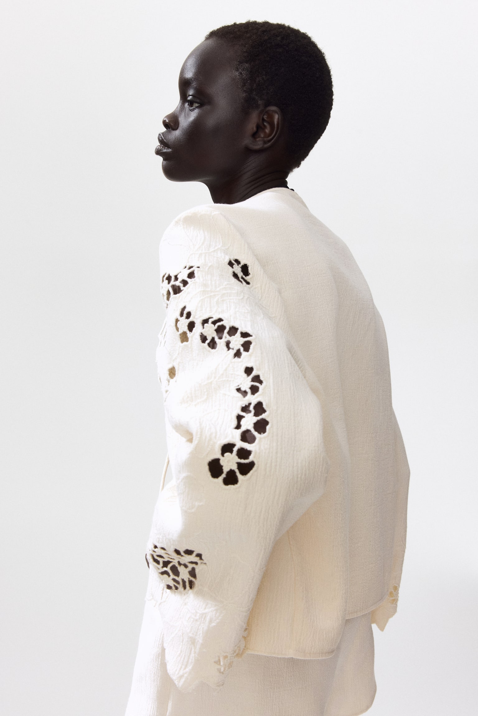 Женская куртка H&M Scalloped Eyelet-Embroidered, цвет: Кремовый — фото 5