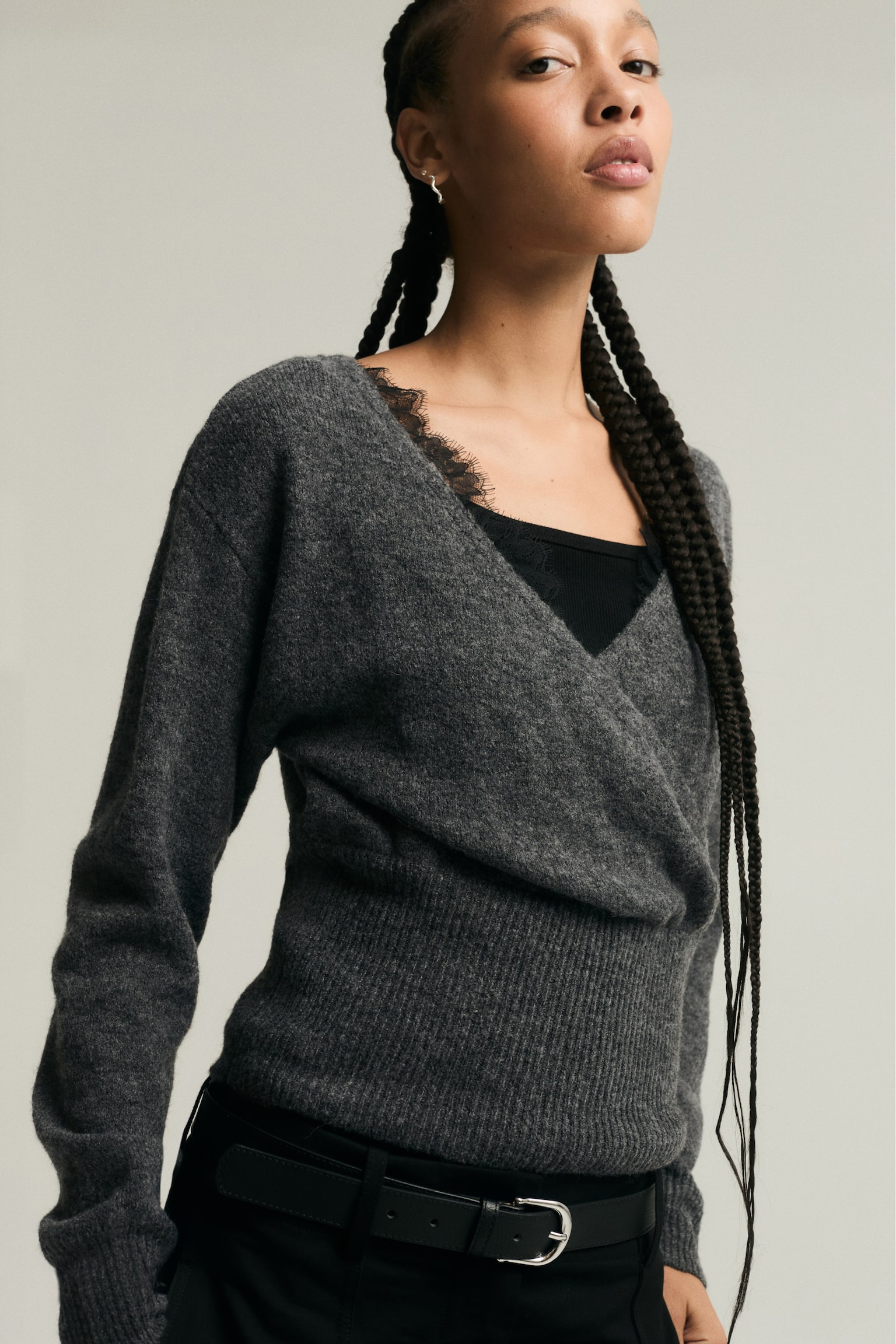 Женский свитер H&M Lace-Detail Knit, цвет: Тёмный серый — фото 3