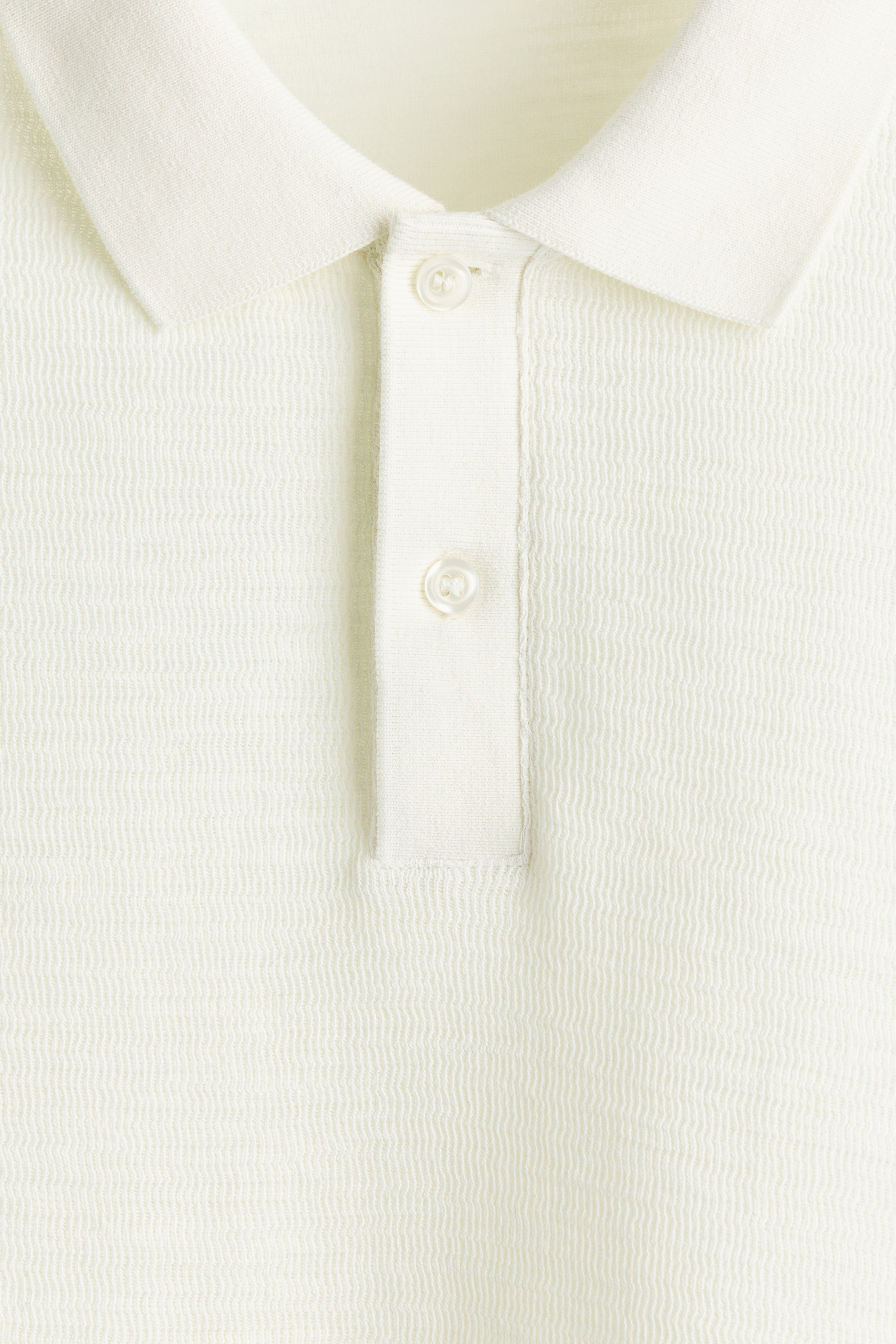 הצגת תמונה גדולה יותר: חולצת פולו מסריג ז'קארד Slim Fit - קרם  - Men | H&M IL 7