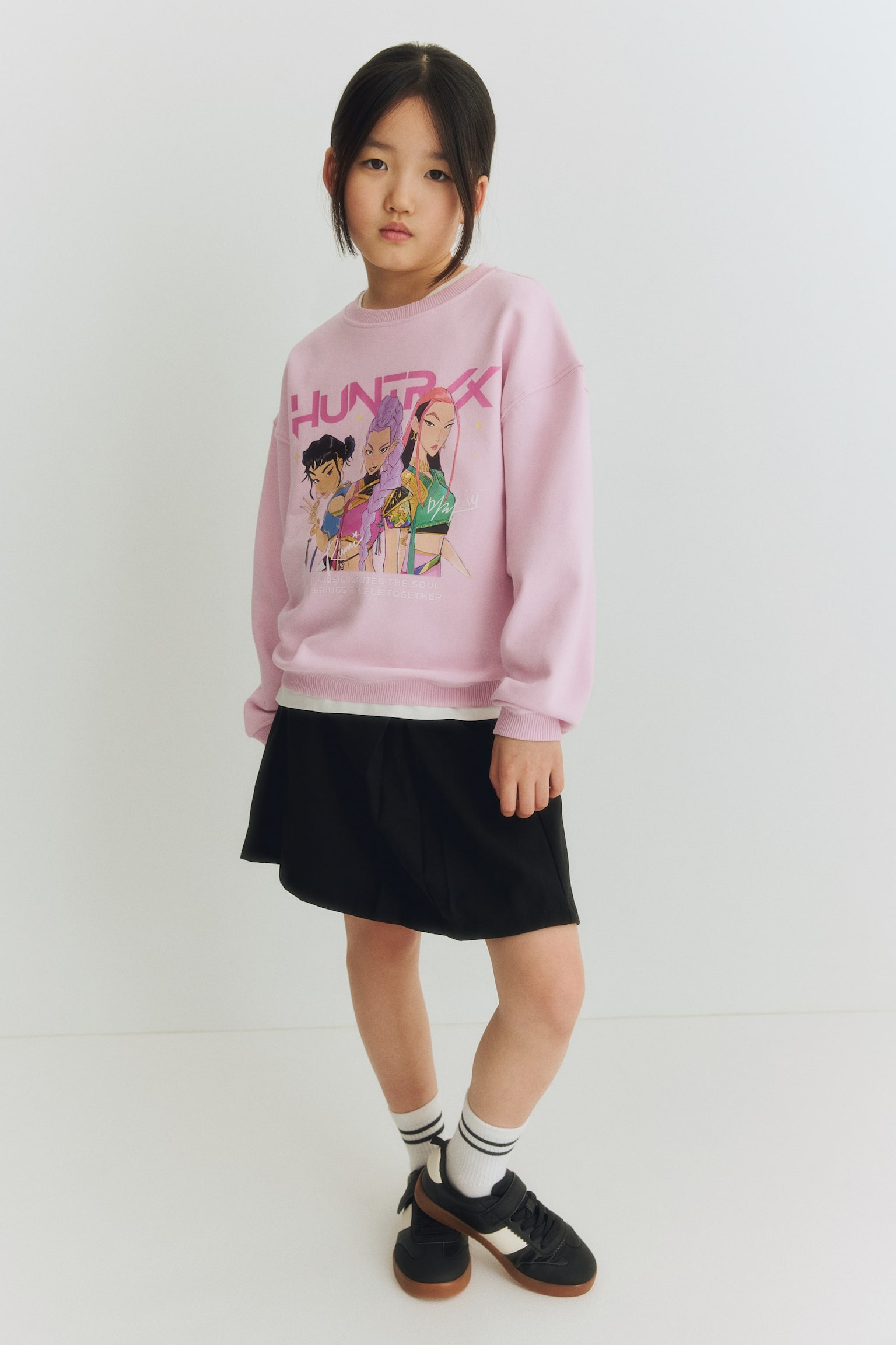 Sweat-shirt avec motif - Rose clair/KPop Demon Hunters/Crème/Minnie/Rose clair/CapyFun - 3