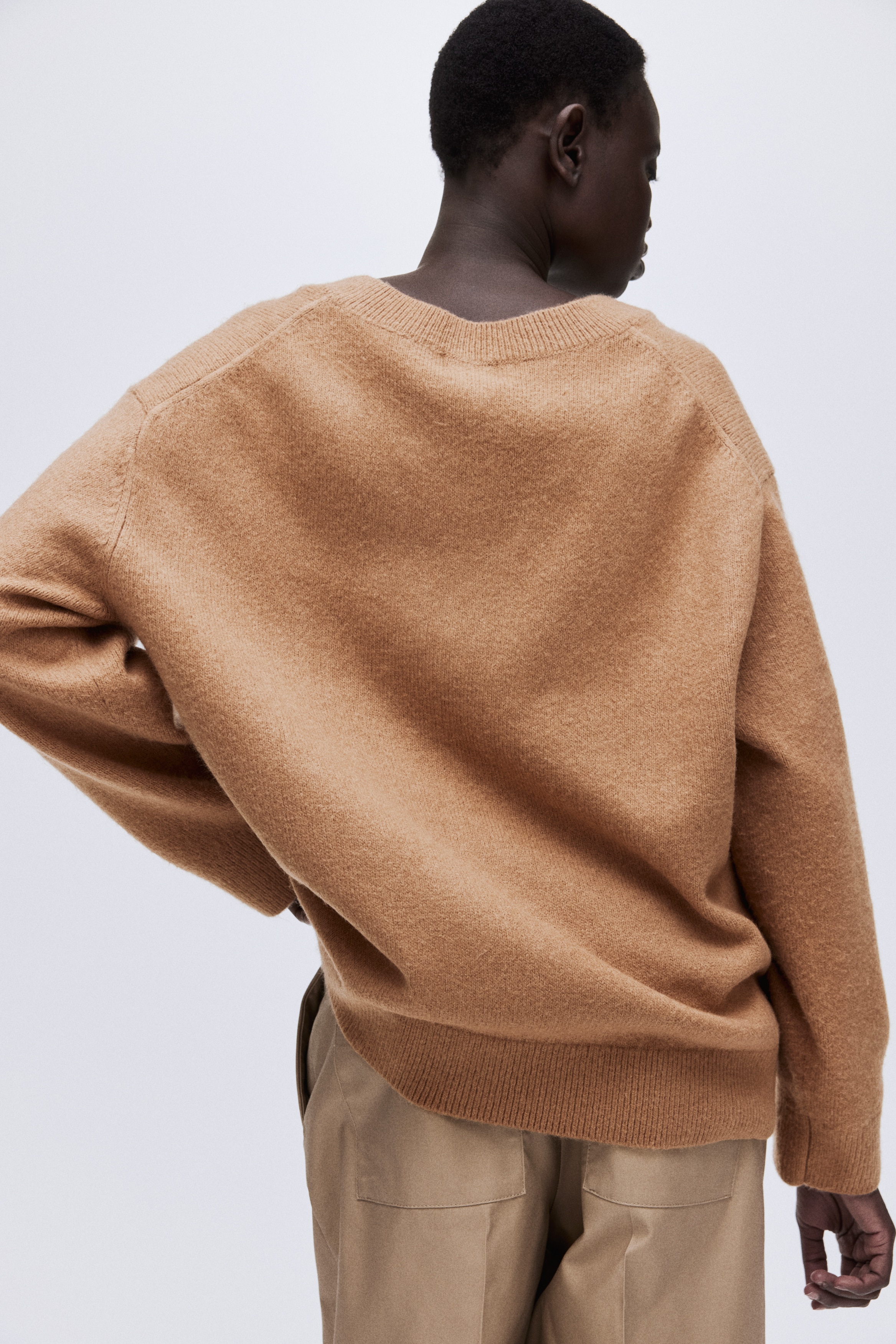 Oversized V-neck jumper