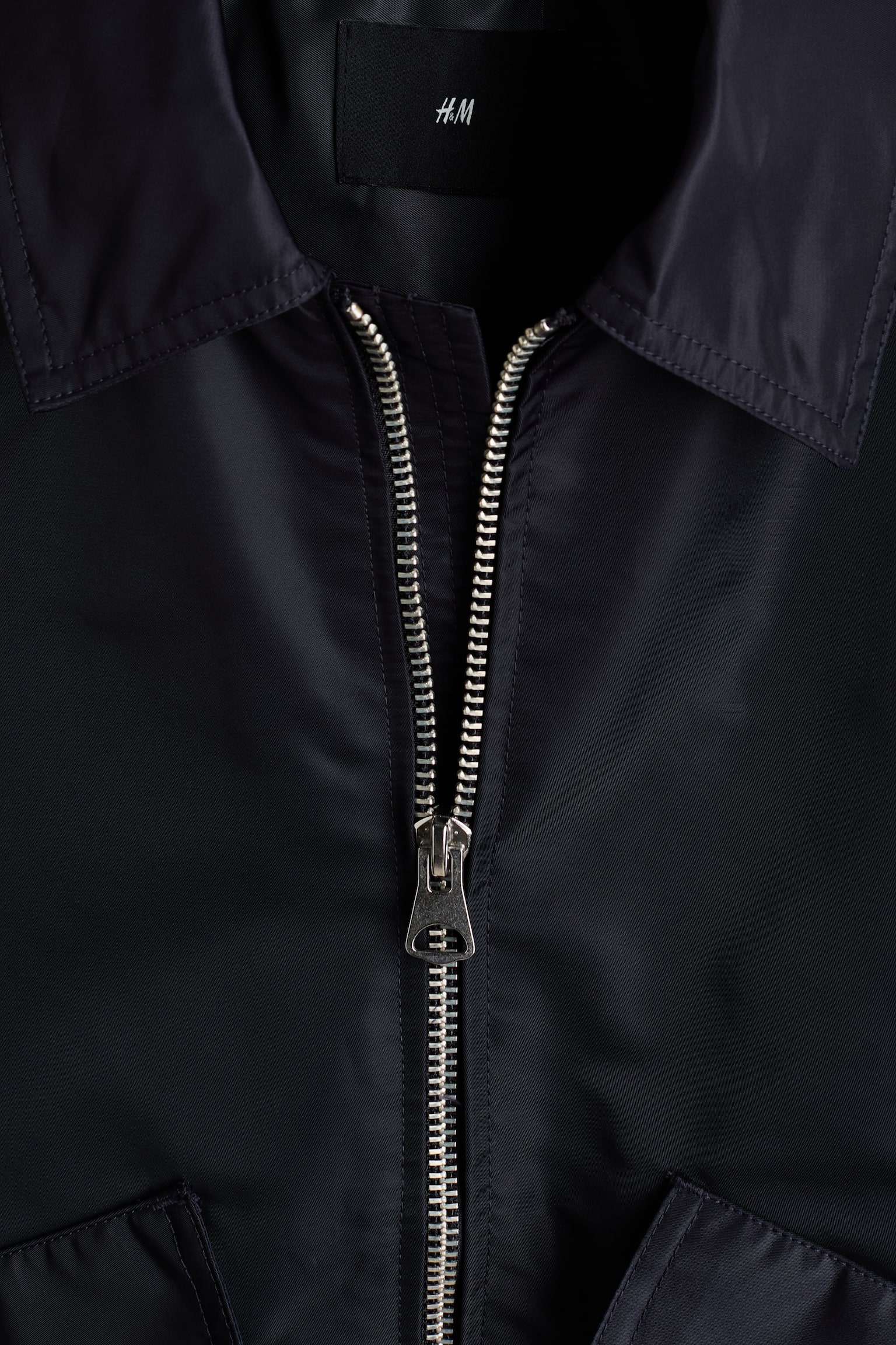 Мужская куртка H&M Nylon Bomber, цвет: Тёмно-синий — фото 7