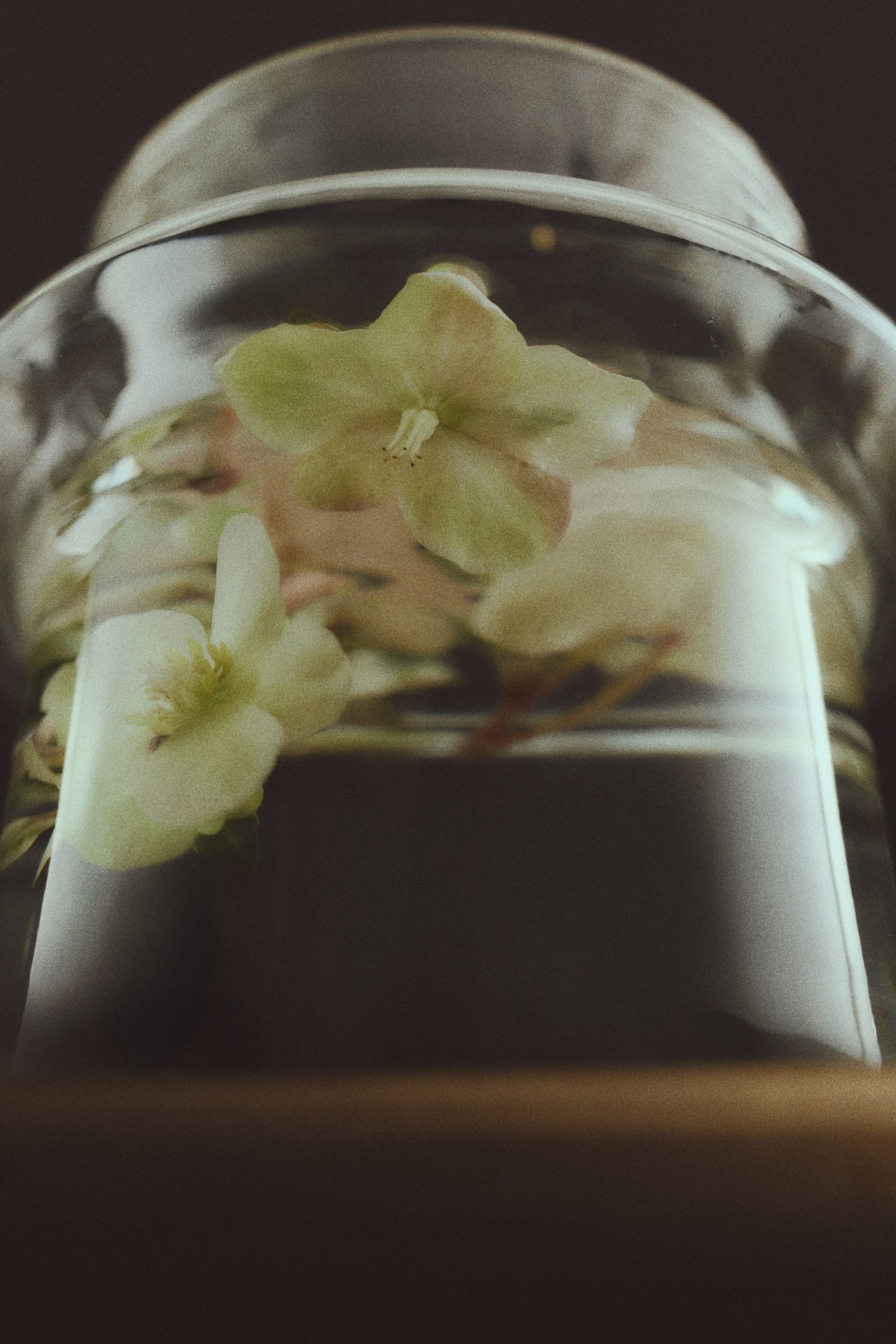 Visa större bild: Bred glasvas med trappstegsdesign - Transparent | H&M SE 1