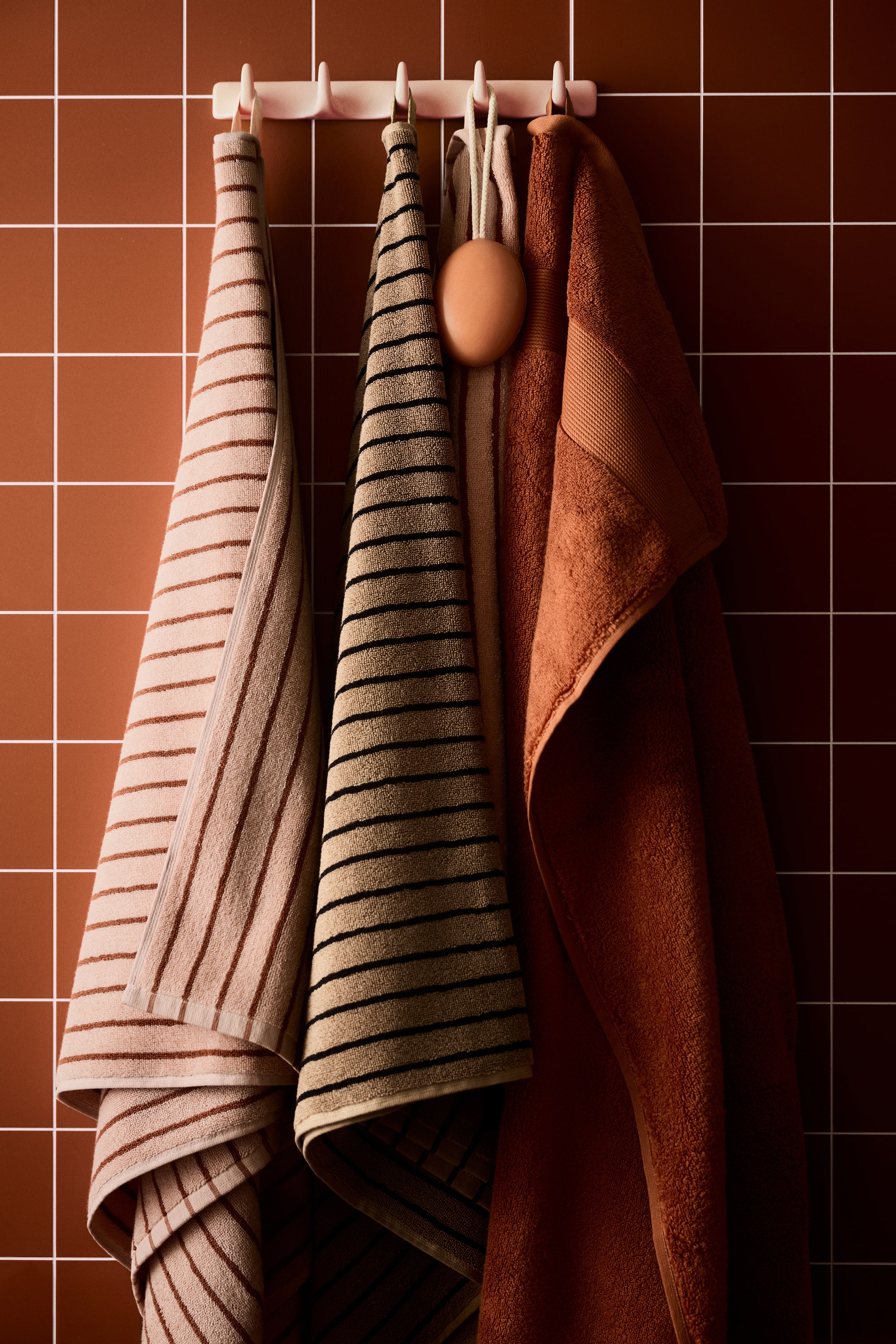 View larger image: Striped bath towel - Light pink/Terracotta striped - Home All | H&M IN 1