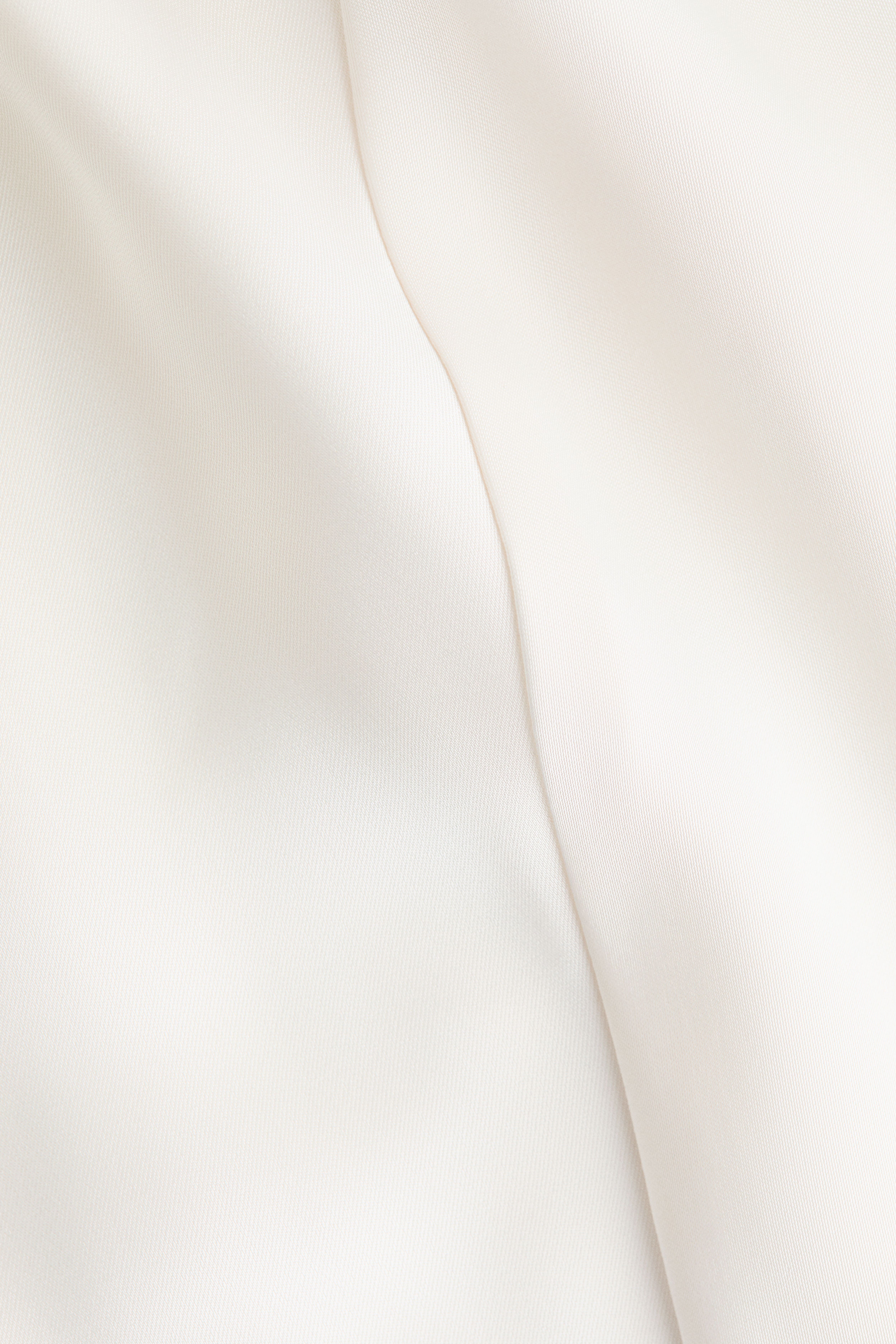 Blouse en satin à encolure bénitier