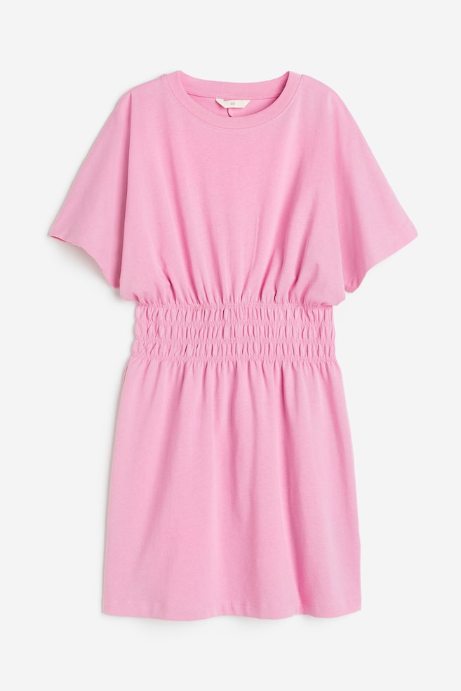 T-shirtkjole med smocksyet talje - Lys rosa/Lysegråmeleret - 2