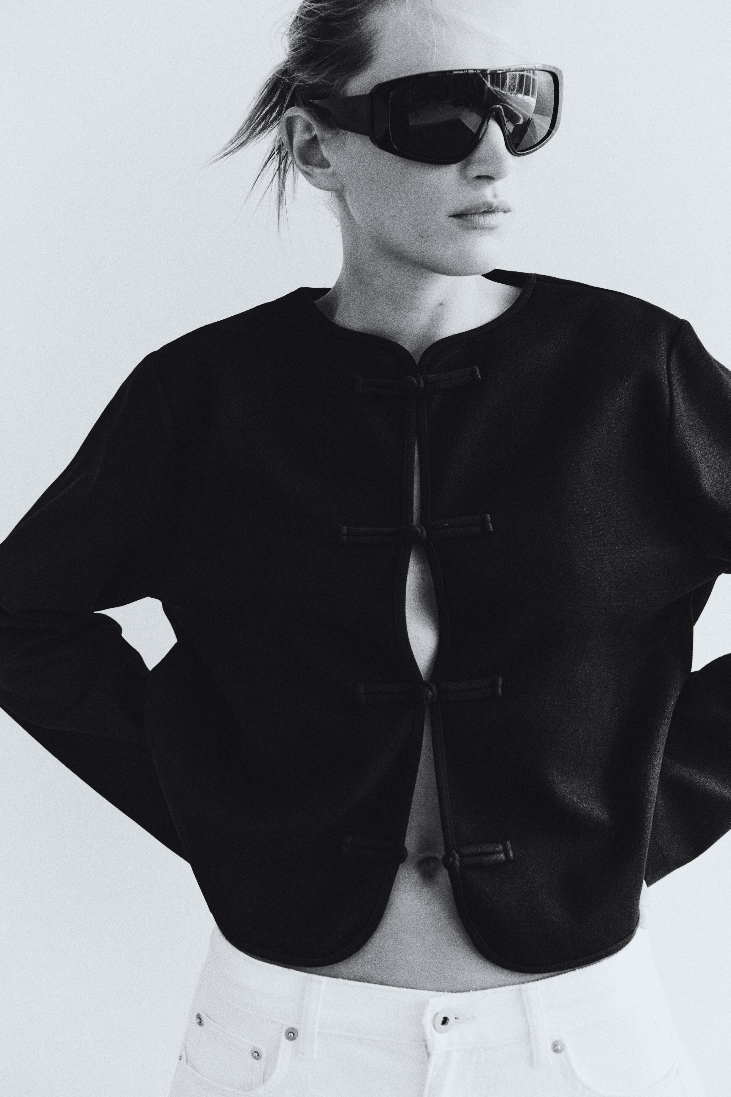 Veste brossée à boutons nouésModèle