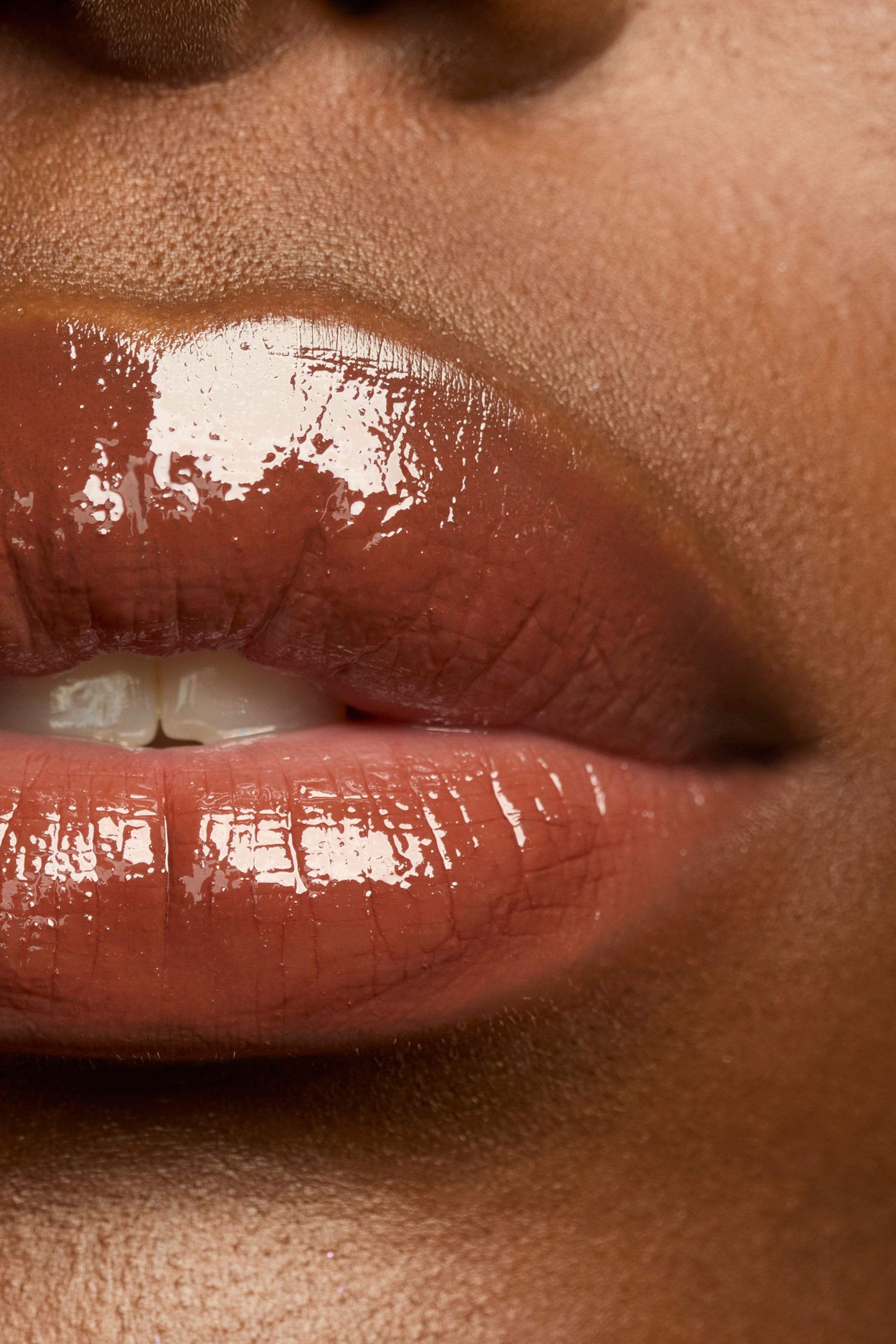Visa större bild: Liplock Glossy Lipstick - Lovers' Bond - MORPHE - Beauty all | H&M SE 1
