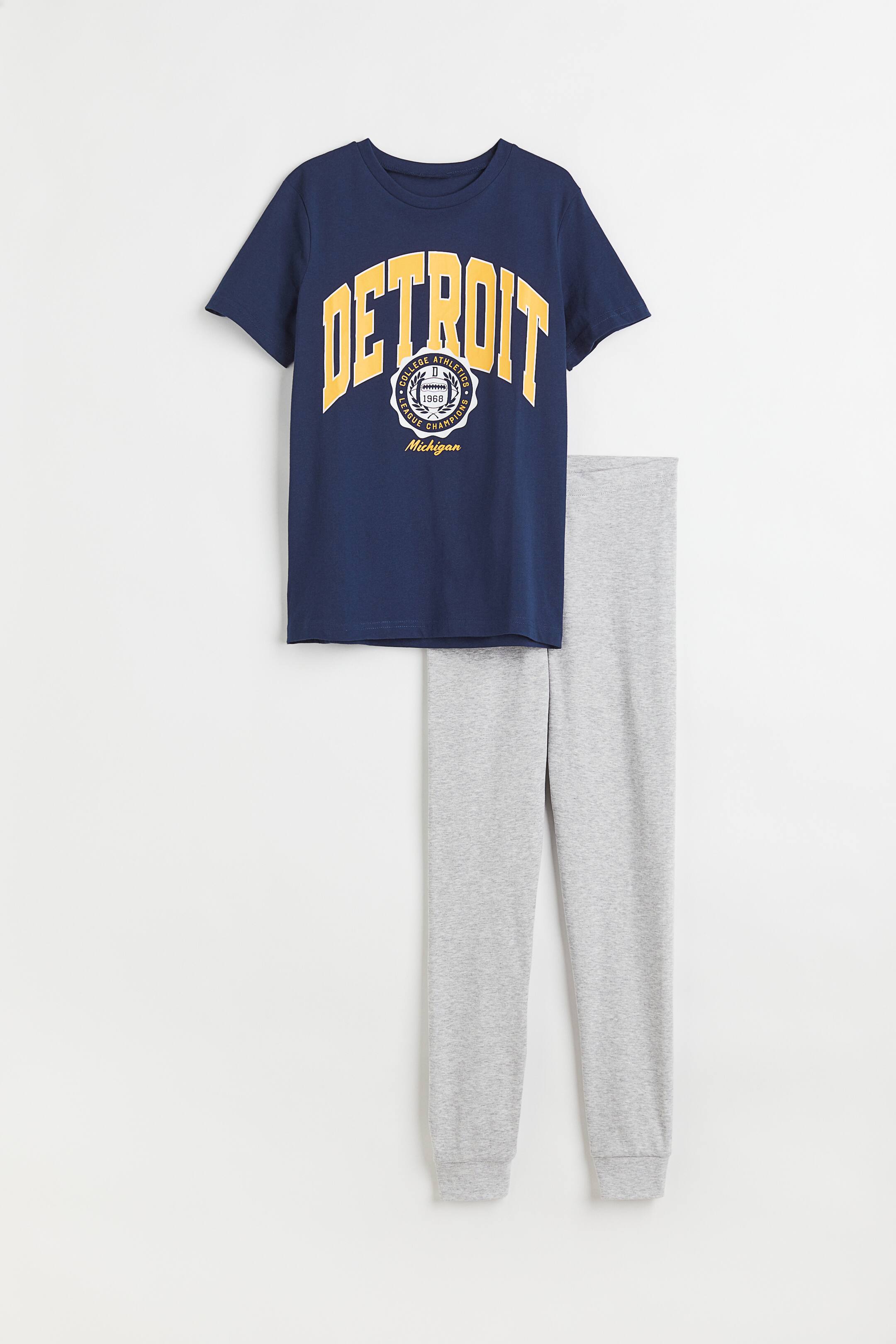 Xem ảnh lớn hơn: Bộ đồ ngủ - Màu xanh dương đậm/Detroit - Kids | H&M VN 1