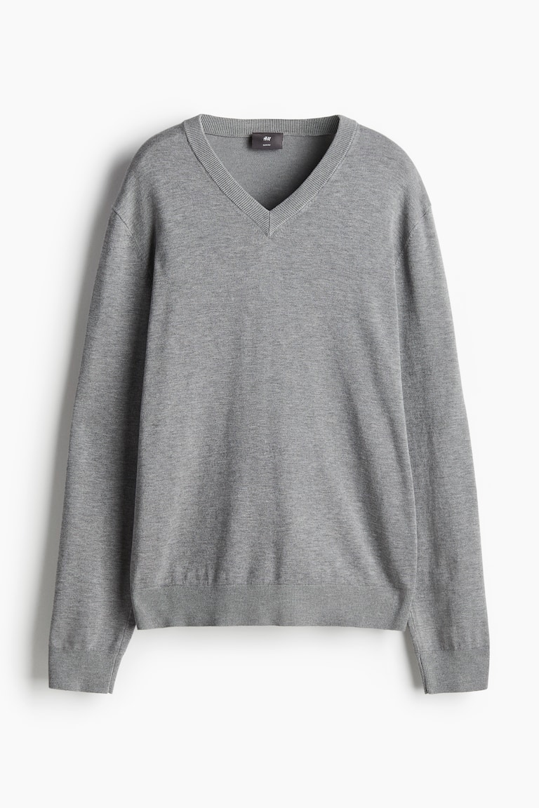Slim Fit Fine-knit V-neck jumper