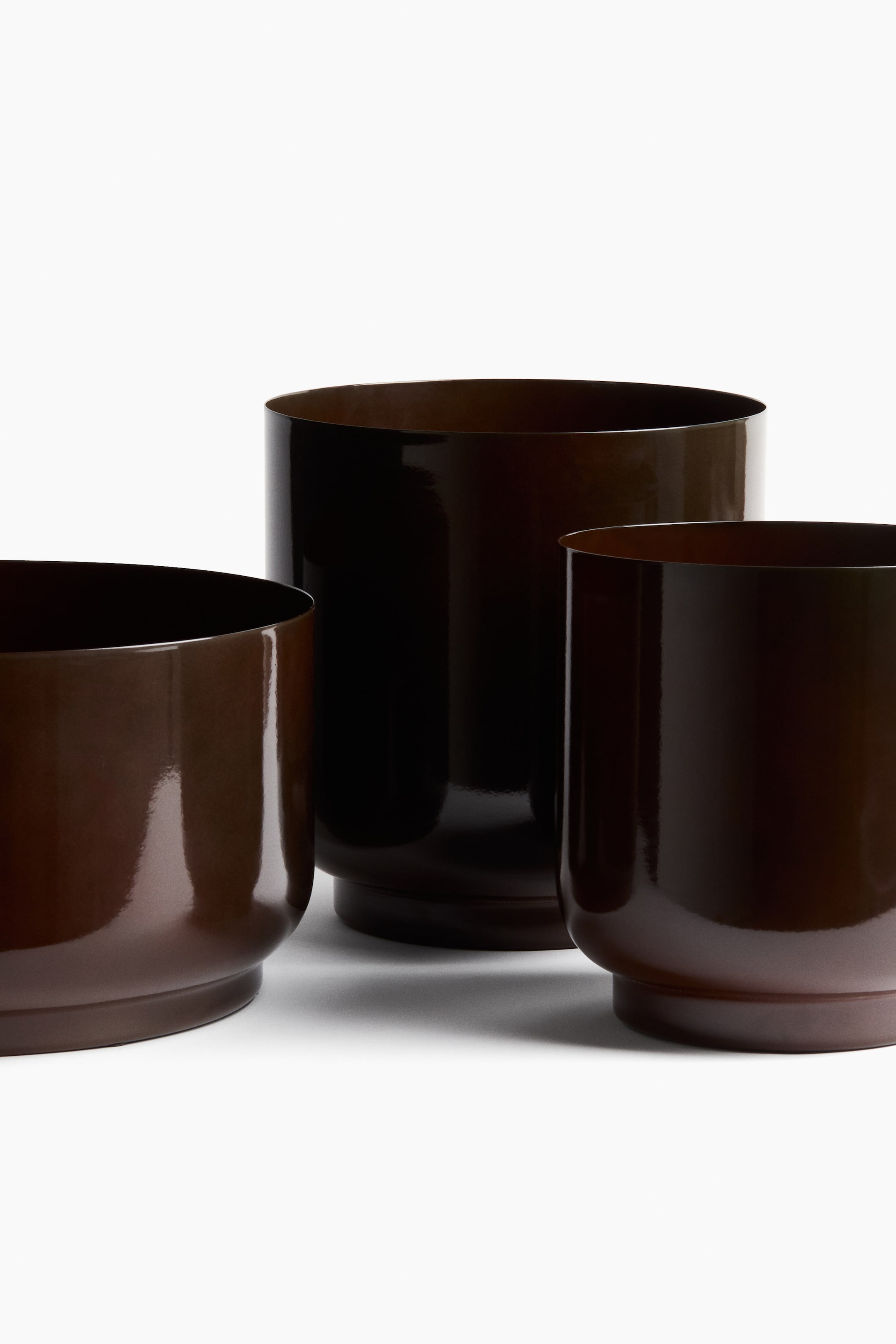 View larger image: Large metal plant pot - Dark brown - Home All | H&M GB 3