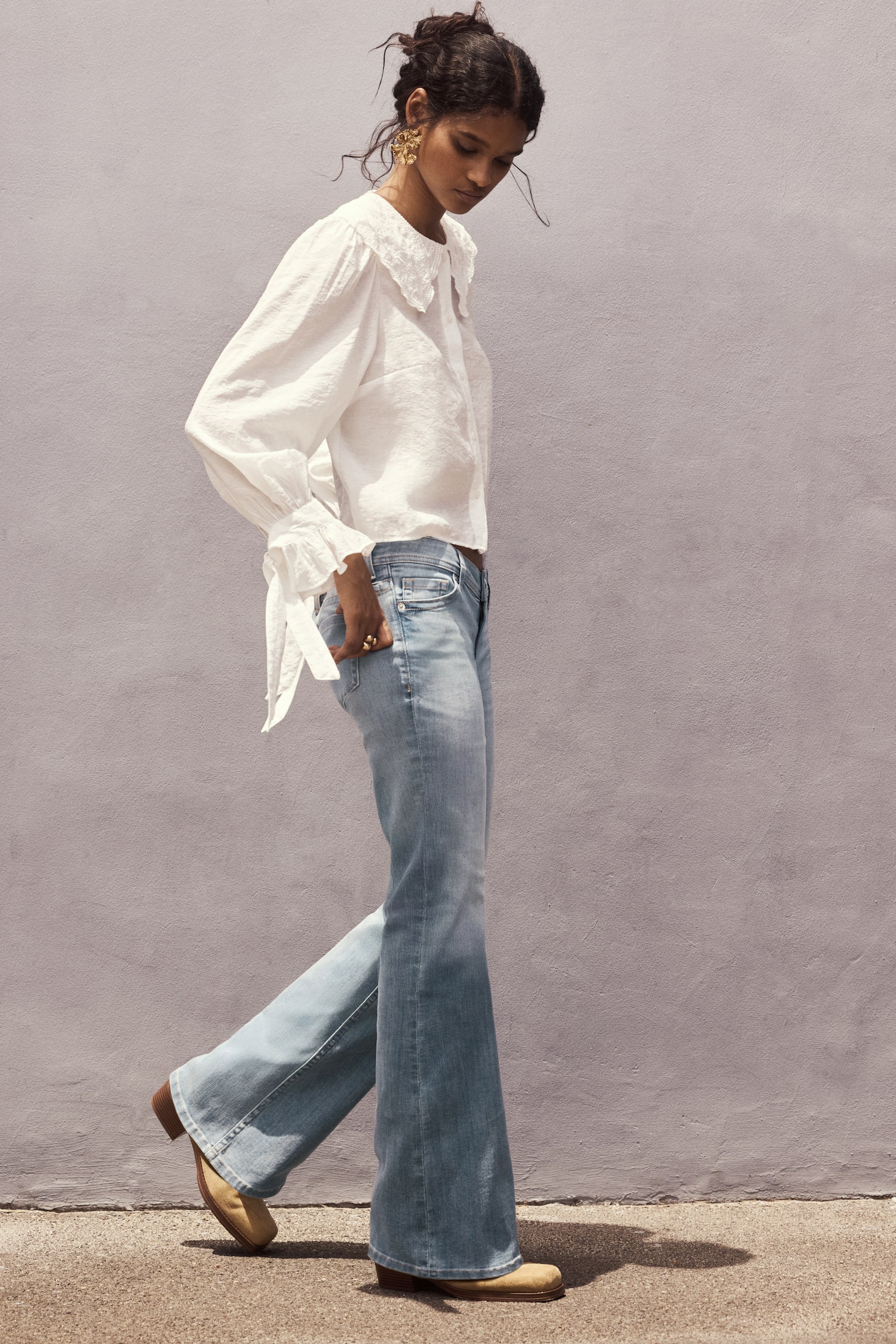 Flared Leg Ultra Low Waist Jeans - כחול ג'ינס בהיר/כחול ג'ינס כהה/כחול ג'ינס - 1