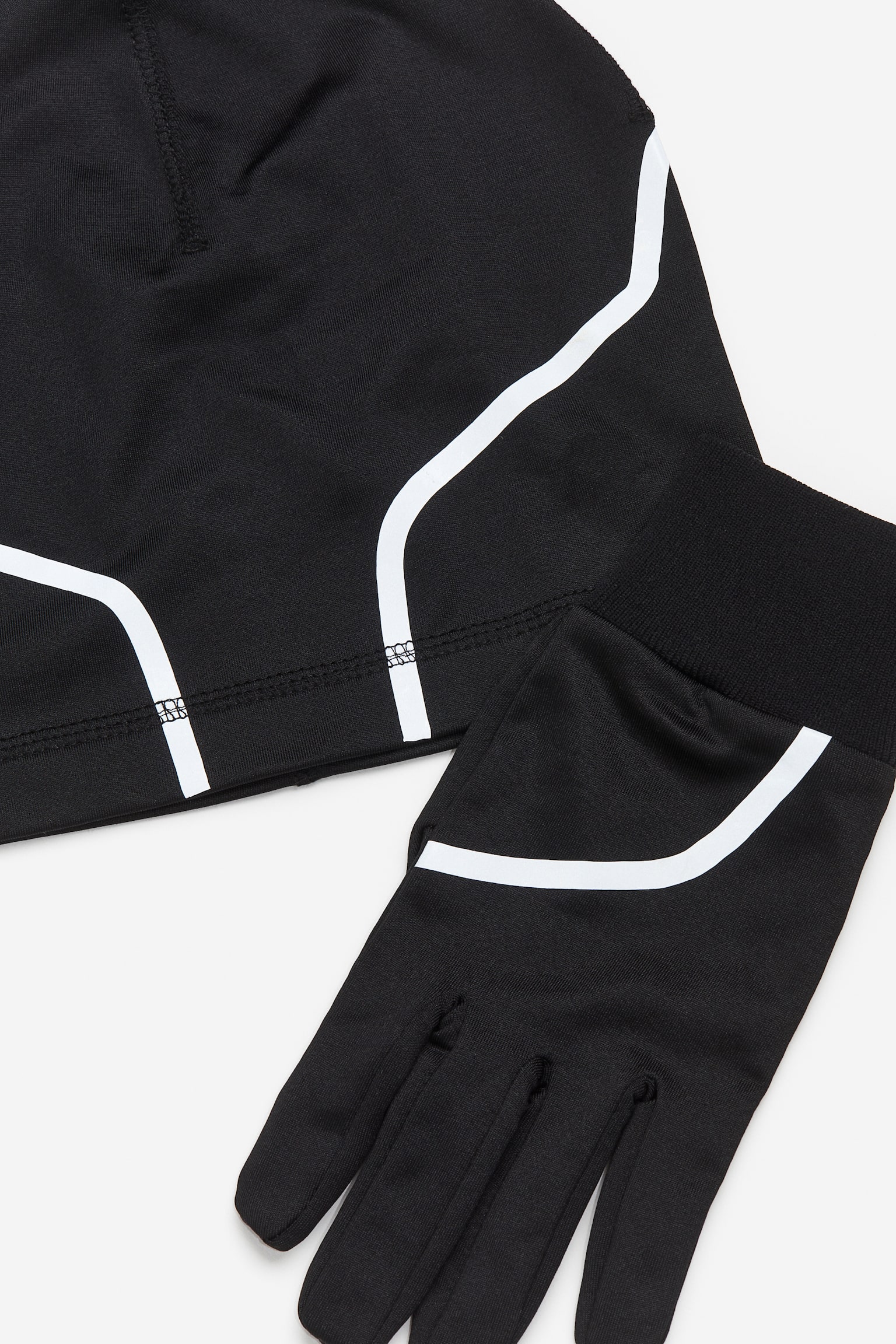 Детские комплекты H&M Move 2-Piece Sports Set with DryMove™, цвет: Чёрный — фото 2