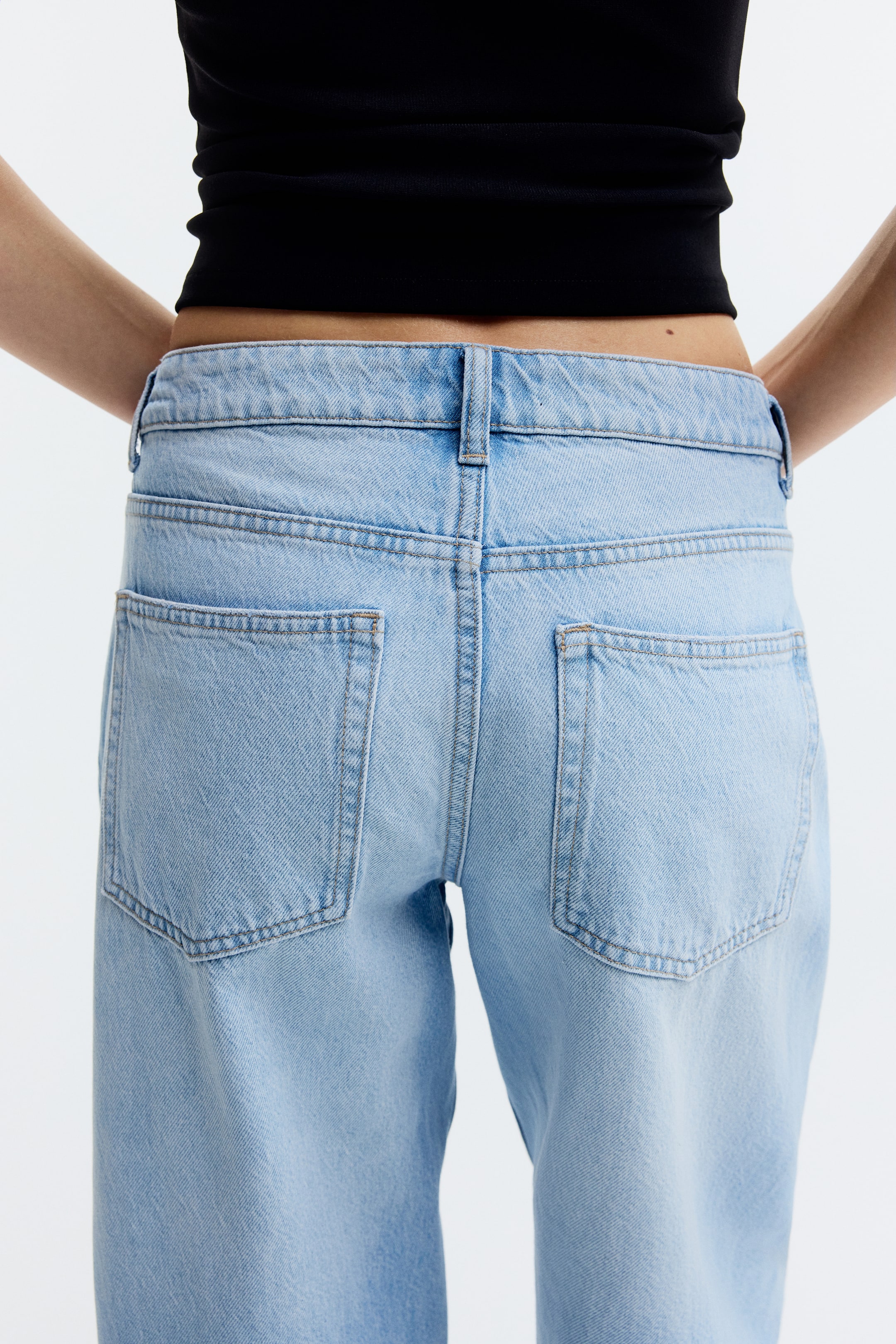Regular-Waist Barrel-Leg Ankle Jeans