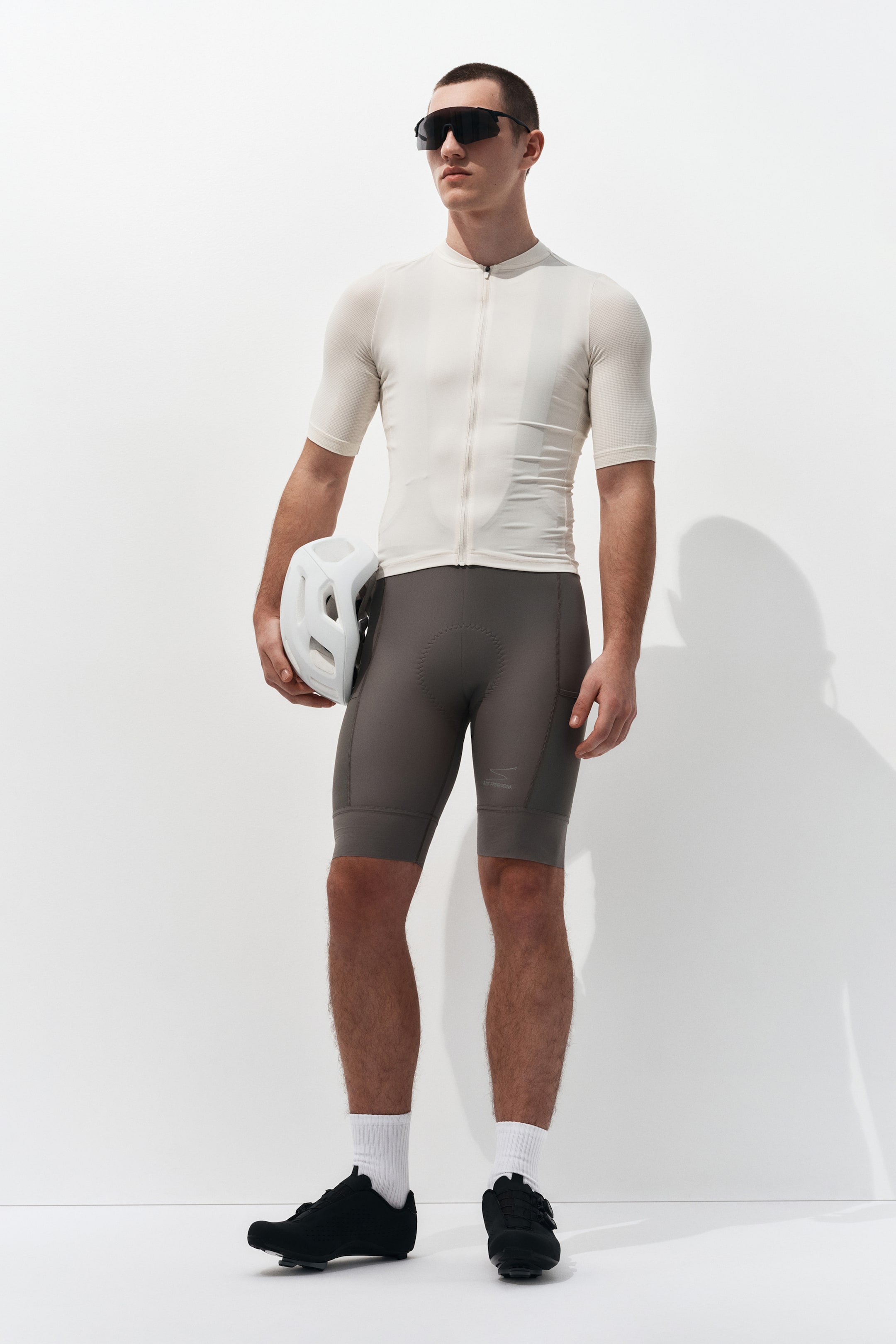 Mid-Length Cycling Bib Shorts with DryMove™