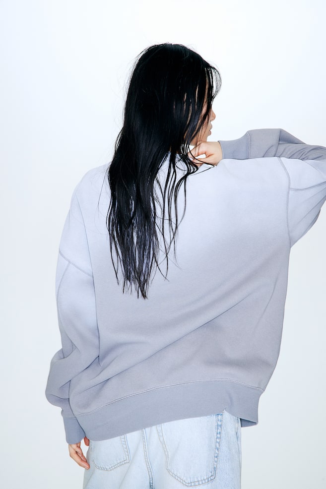 Oversized Sweatshirt mit Print - Grau/Modernism - 3