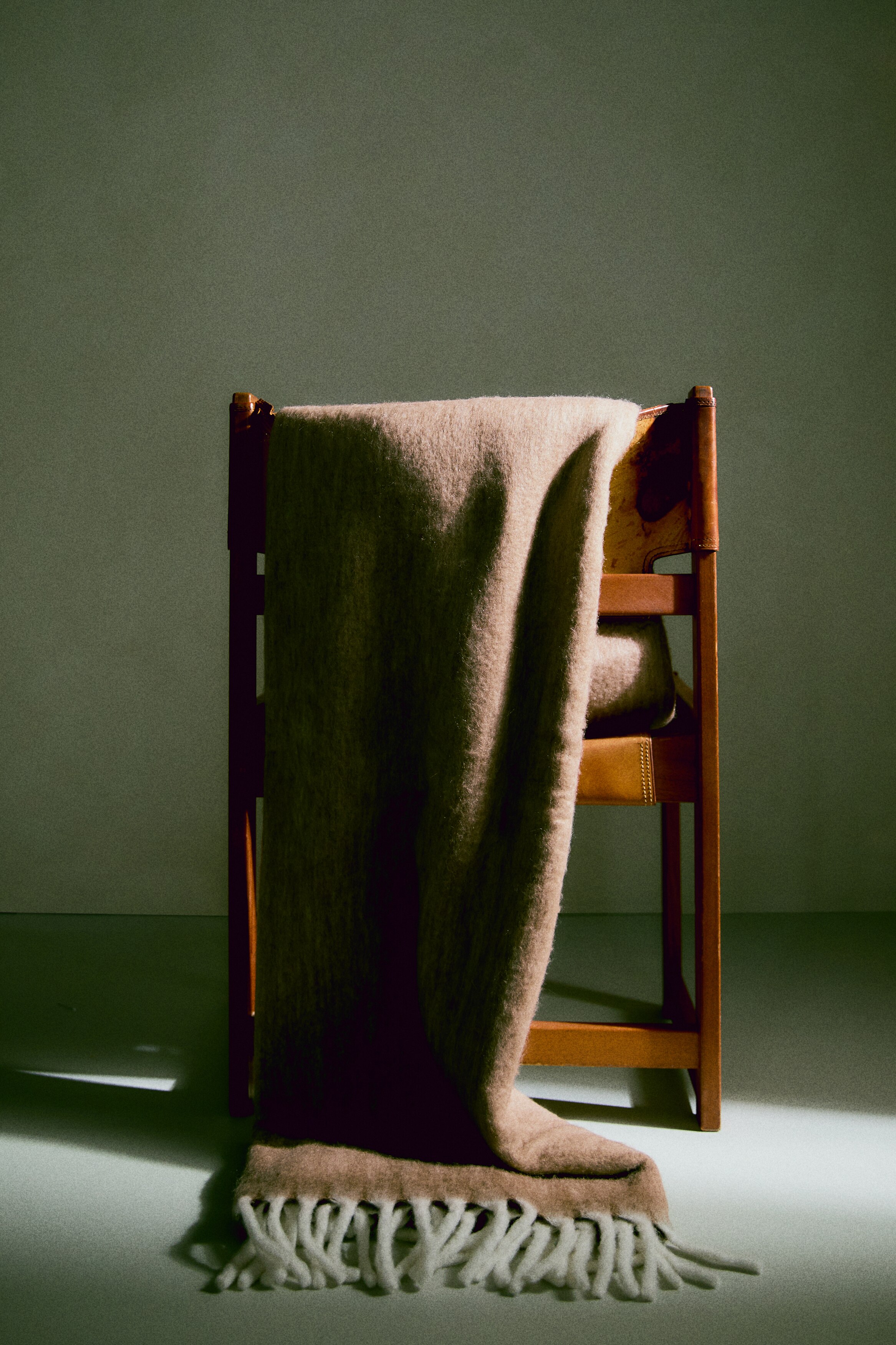 Manta con flecos - Beige oscuro/Marrón oscuro