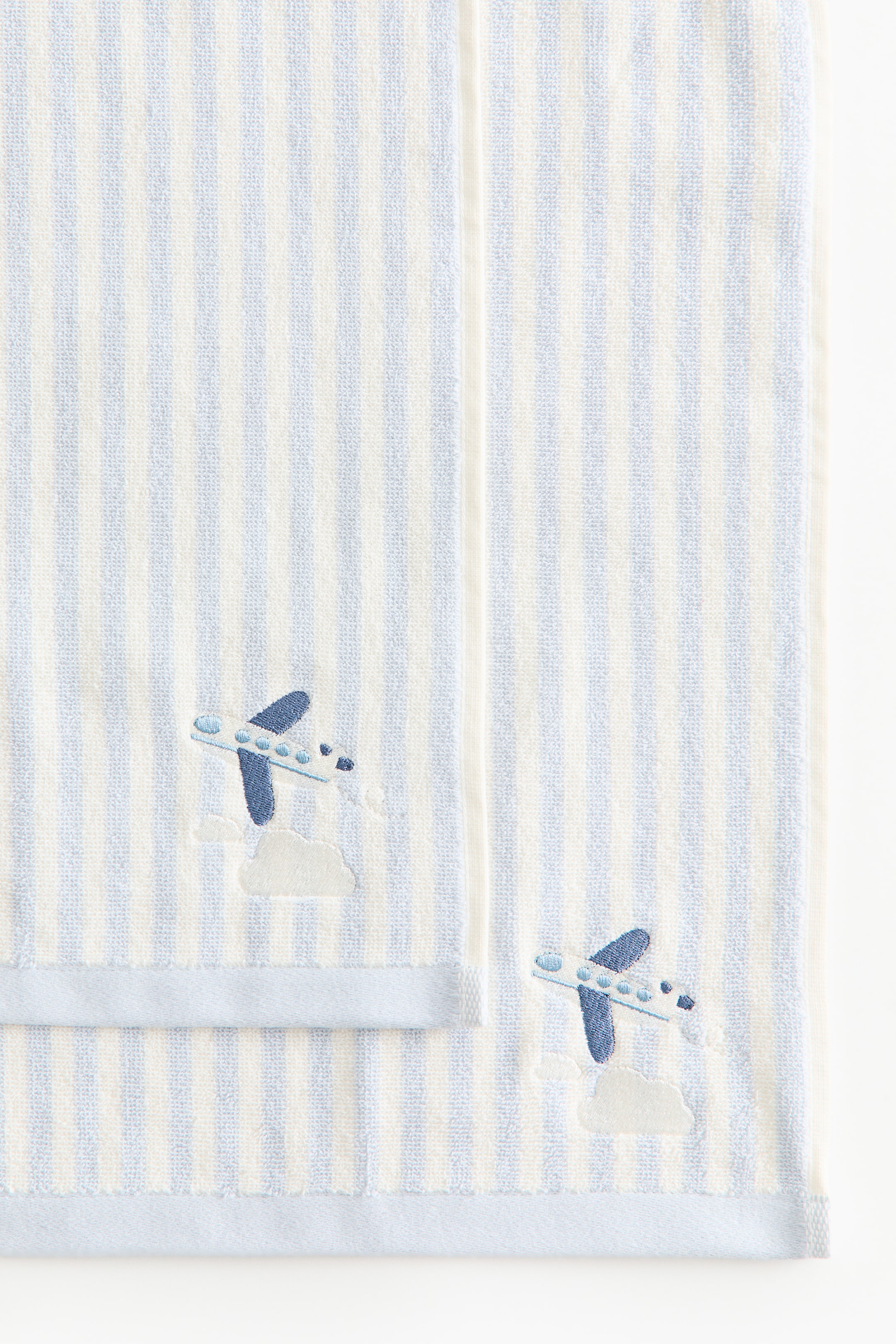 2-Pack Embroidered-Detail Guest Towels