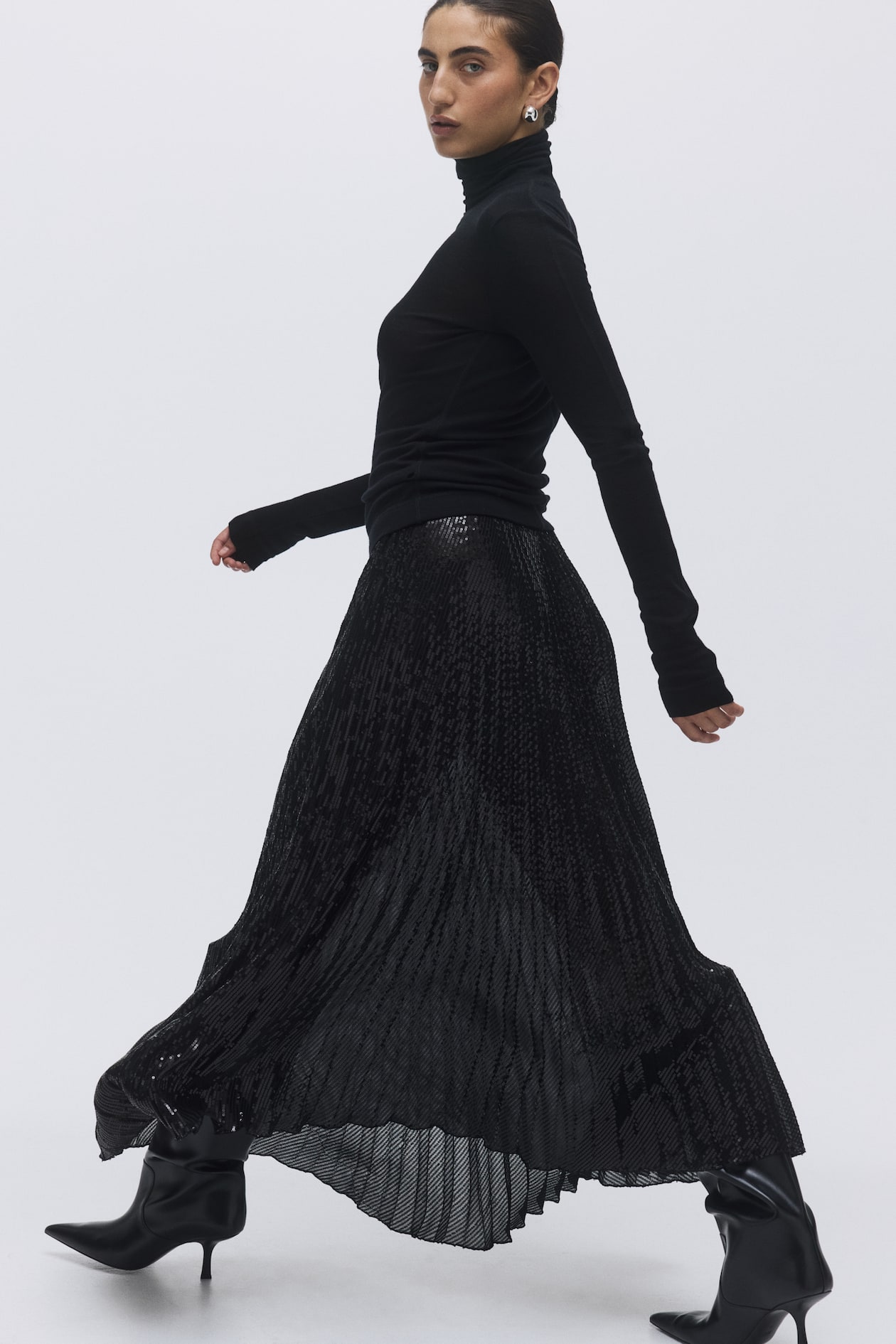Sequined plissé skirt - Black - Ladies | H&M GB