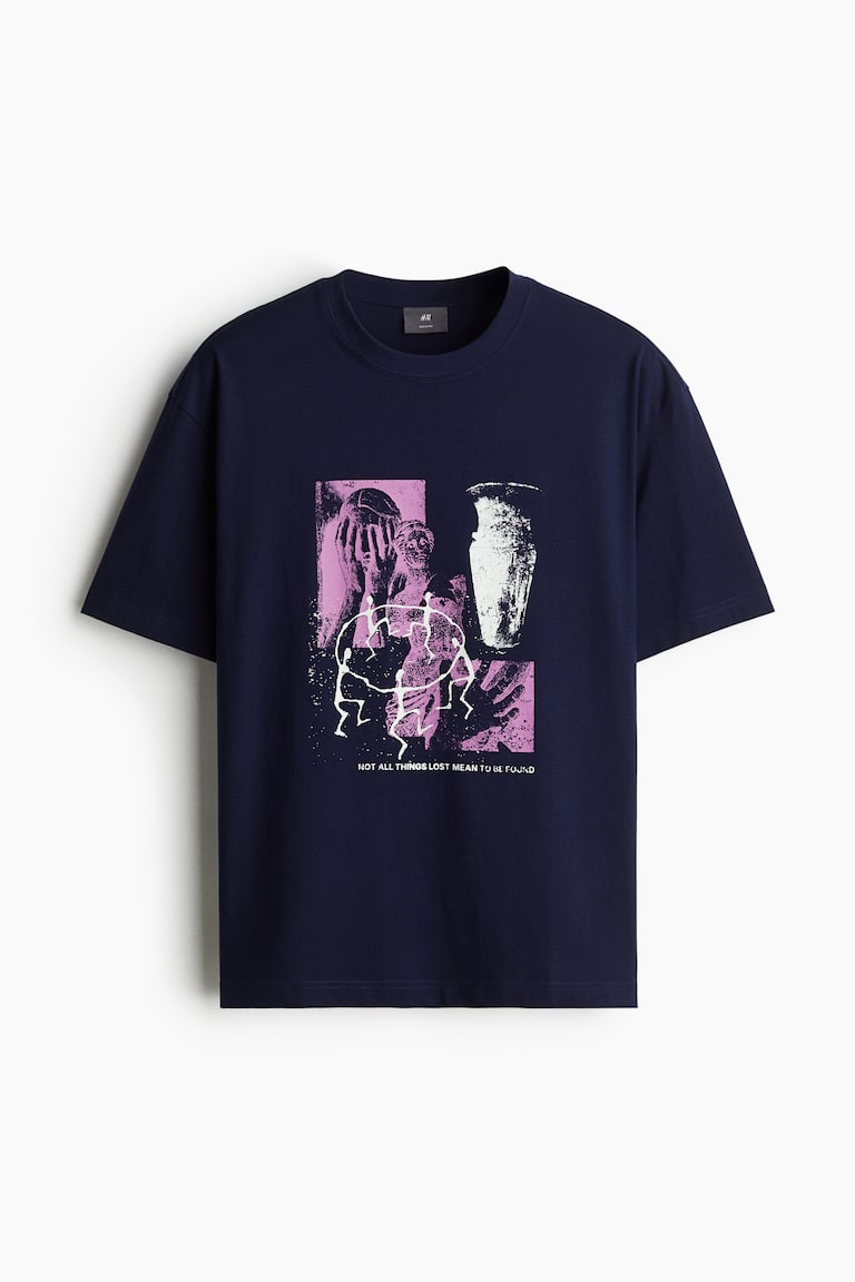 ルーズフィット プリントTシャツ - ネイビーブルー／Not All Things 