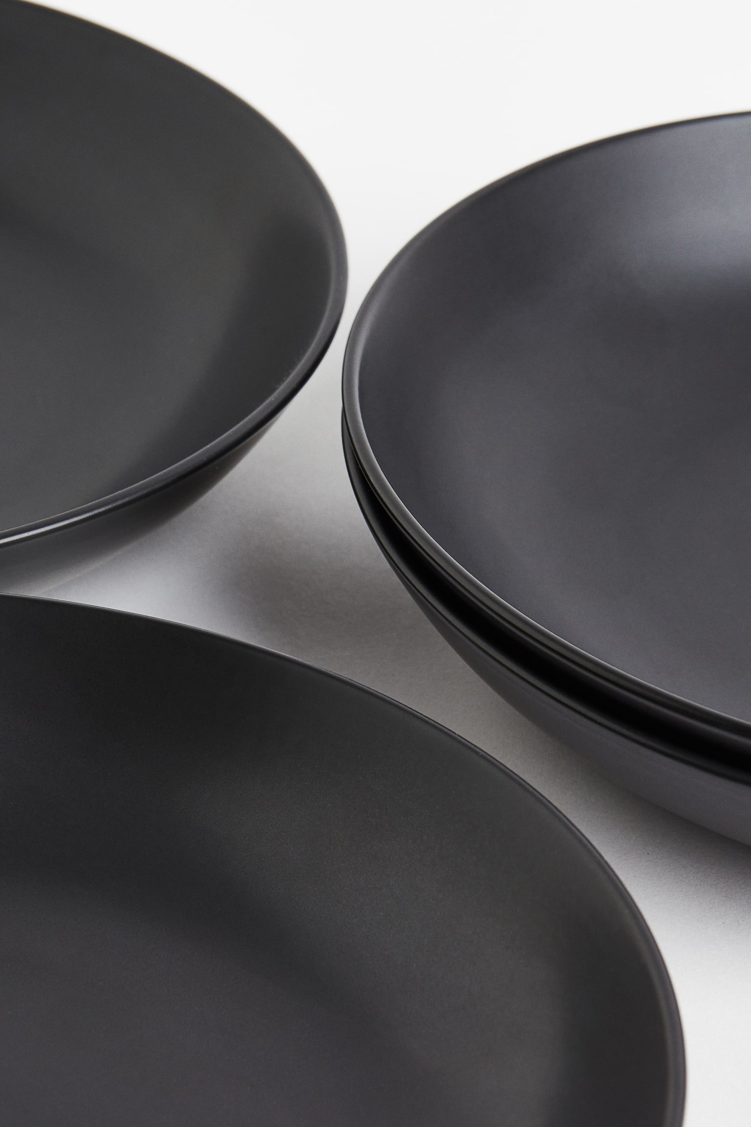 4-pack deep porcelain plates - Black - 3