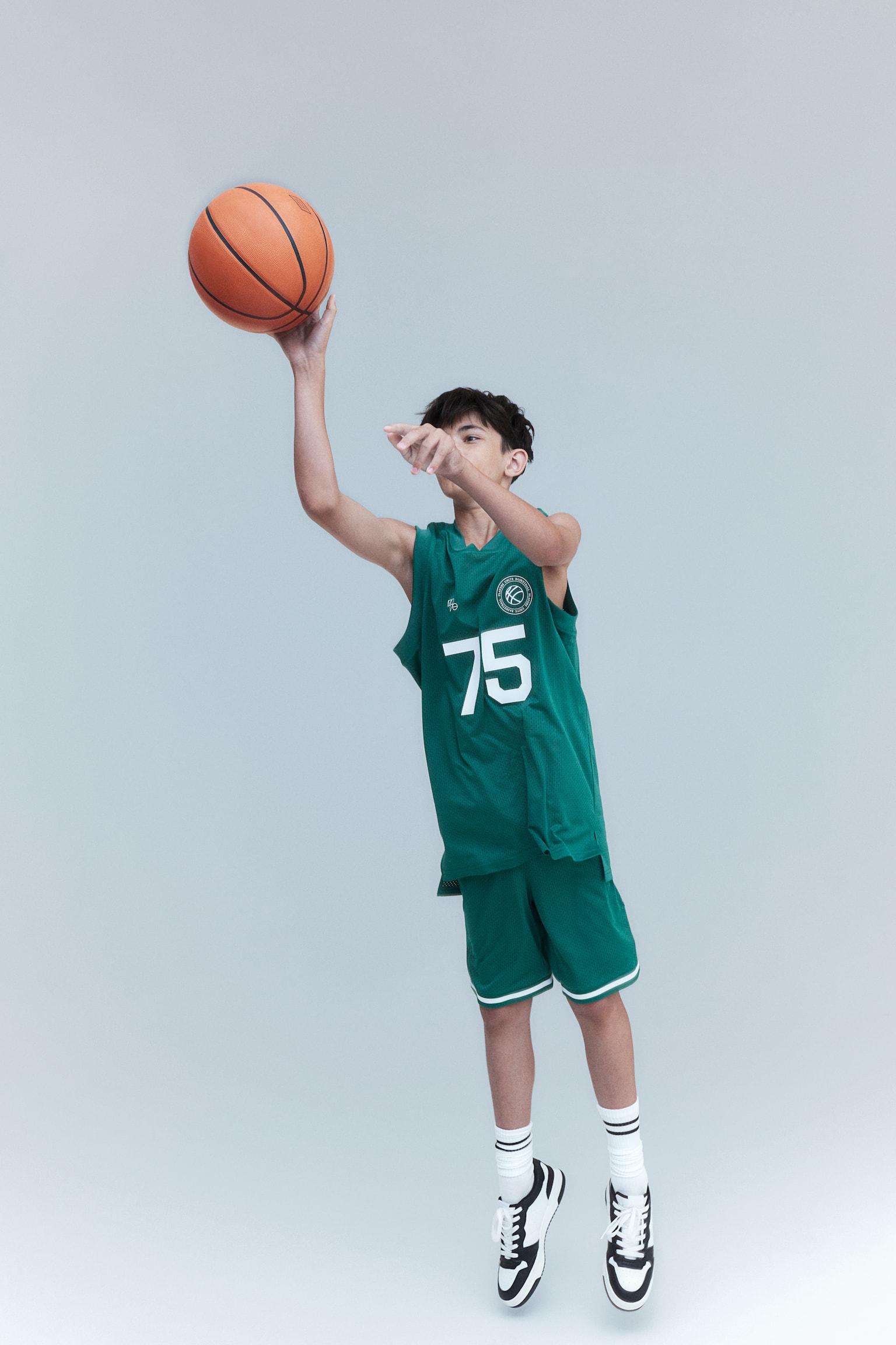 Basketball shorts in DryMove™ - Green - 5