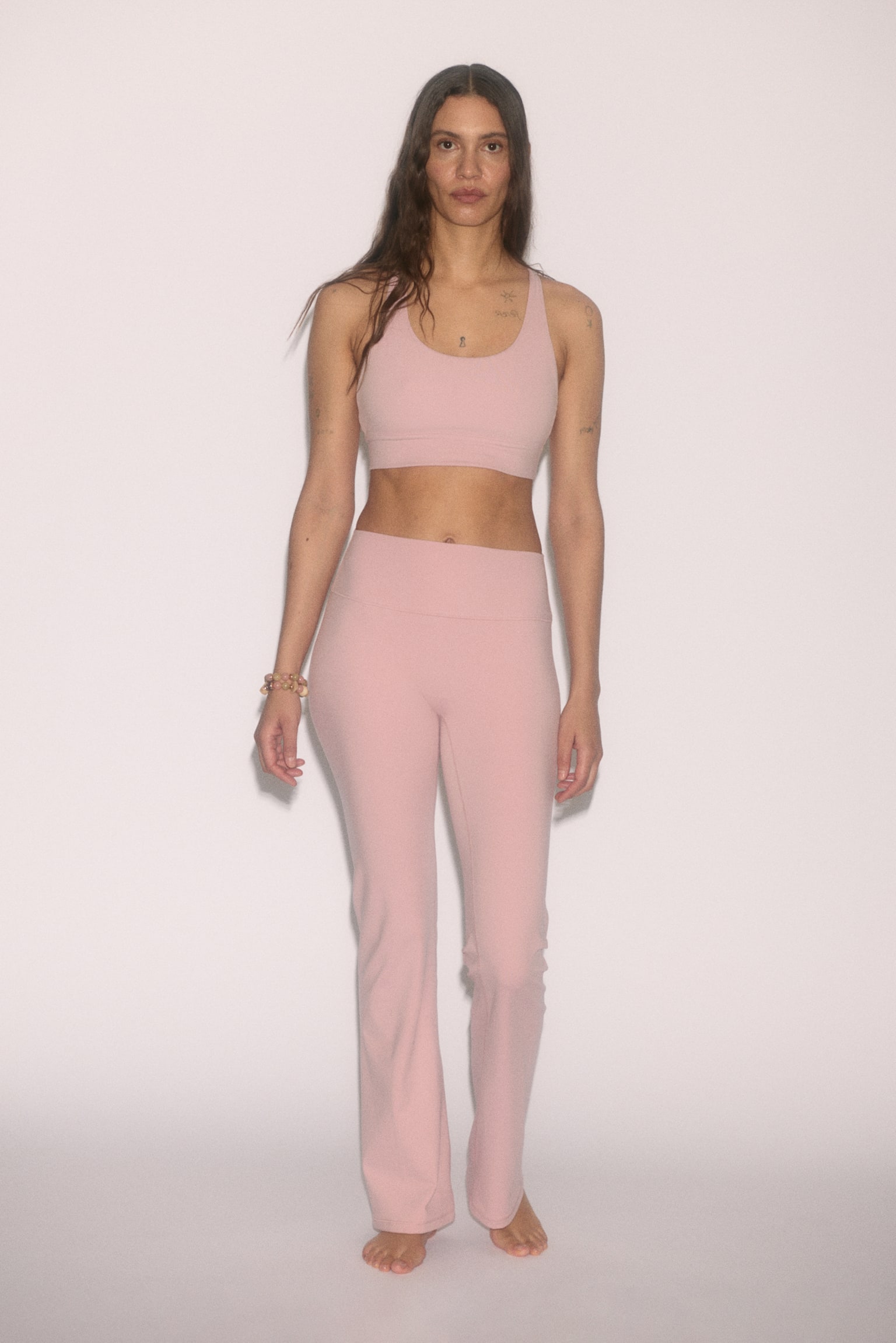 Áo ngực thể thao vải SoftMove™ Medium Support - Màu hồng phớt trung tính/Màu nâu đậm/Màu ngà/Màu xám/Màu đen/Màu quả mơ nhạt/Màu đỏ rượu nhạt/Màu hồng đất/Màu be đậm - 6