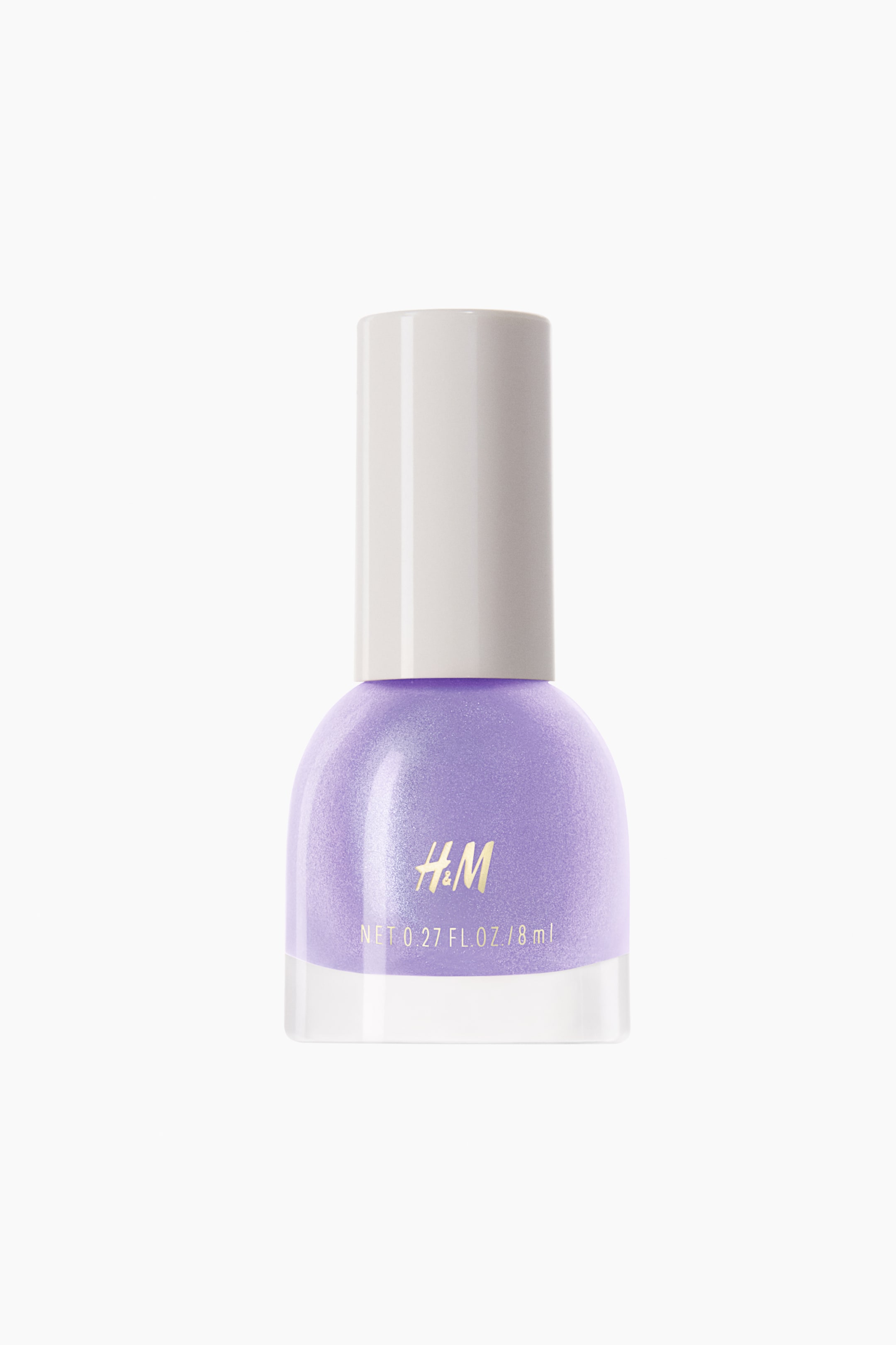 Agrandir l'image: Un flacon de vernis à ongles de face présente une couleur lilas scintillante, avec un bouchon clair. La base en verre transparent du flacon affiche "H&M" en lettres dorées et "8 ml" en texte blanc.