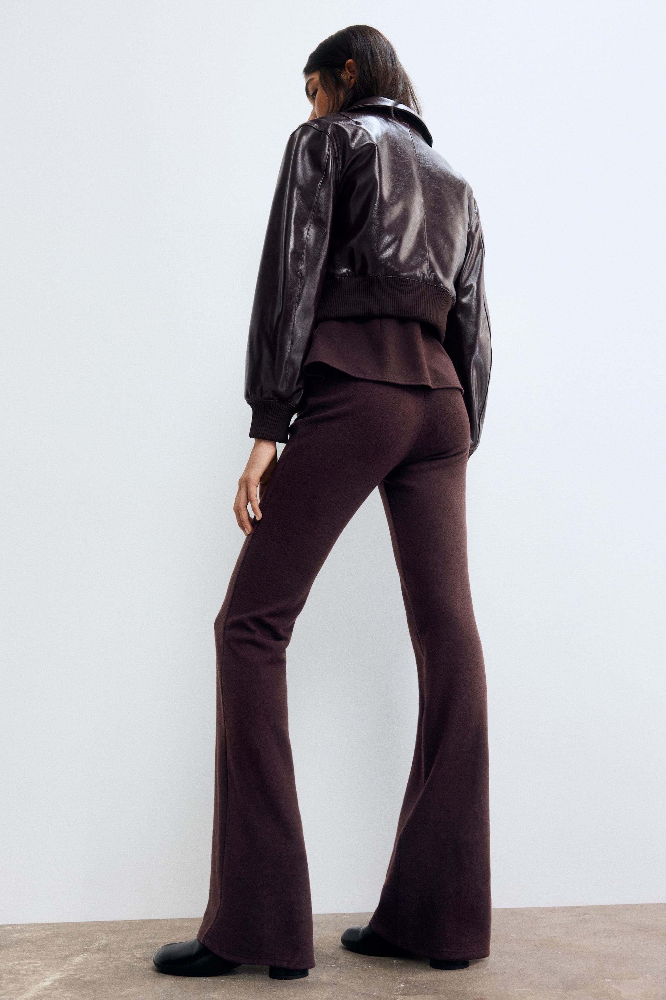 Nagyobb kép megtekintése: Bővülő kötött nadrág - Szilvapiros - NŐI | H&M HU 3