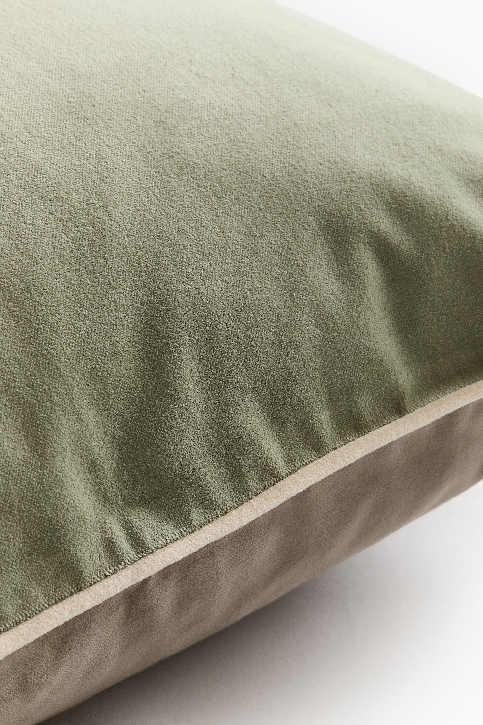 Piping-detail velvet cushion cover - Verde claro/Beige grisáceo/Beige claro/Marrón/Rosa de antaño/Rosa empolvado - 2